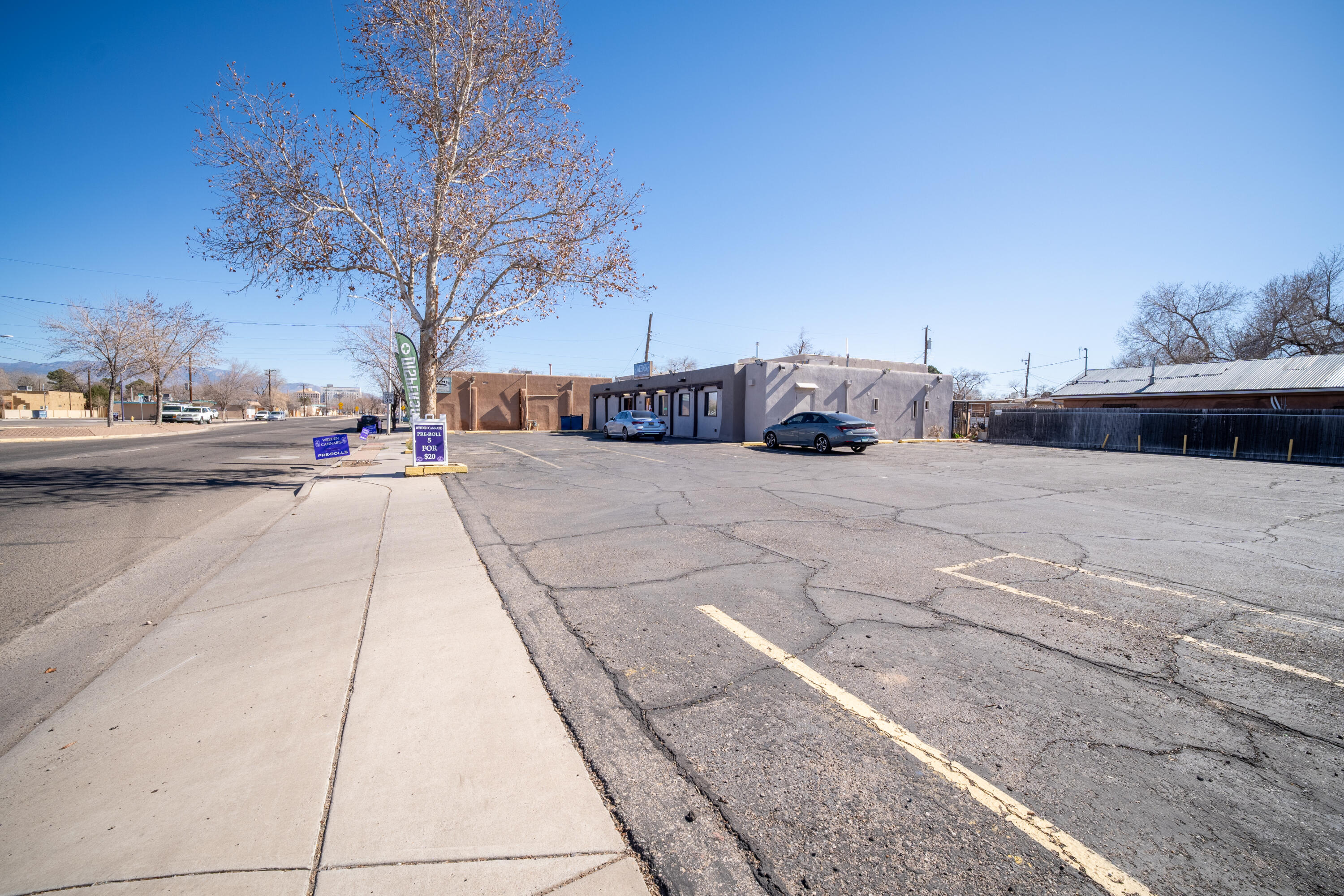 Photo 8 — 1520 Lomas Boulevard NW