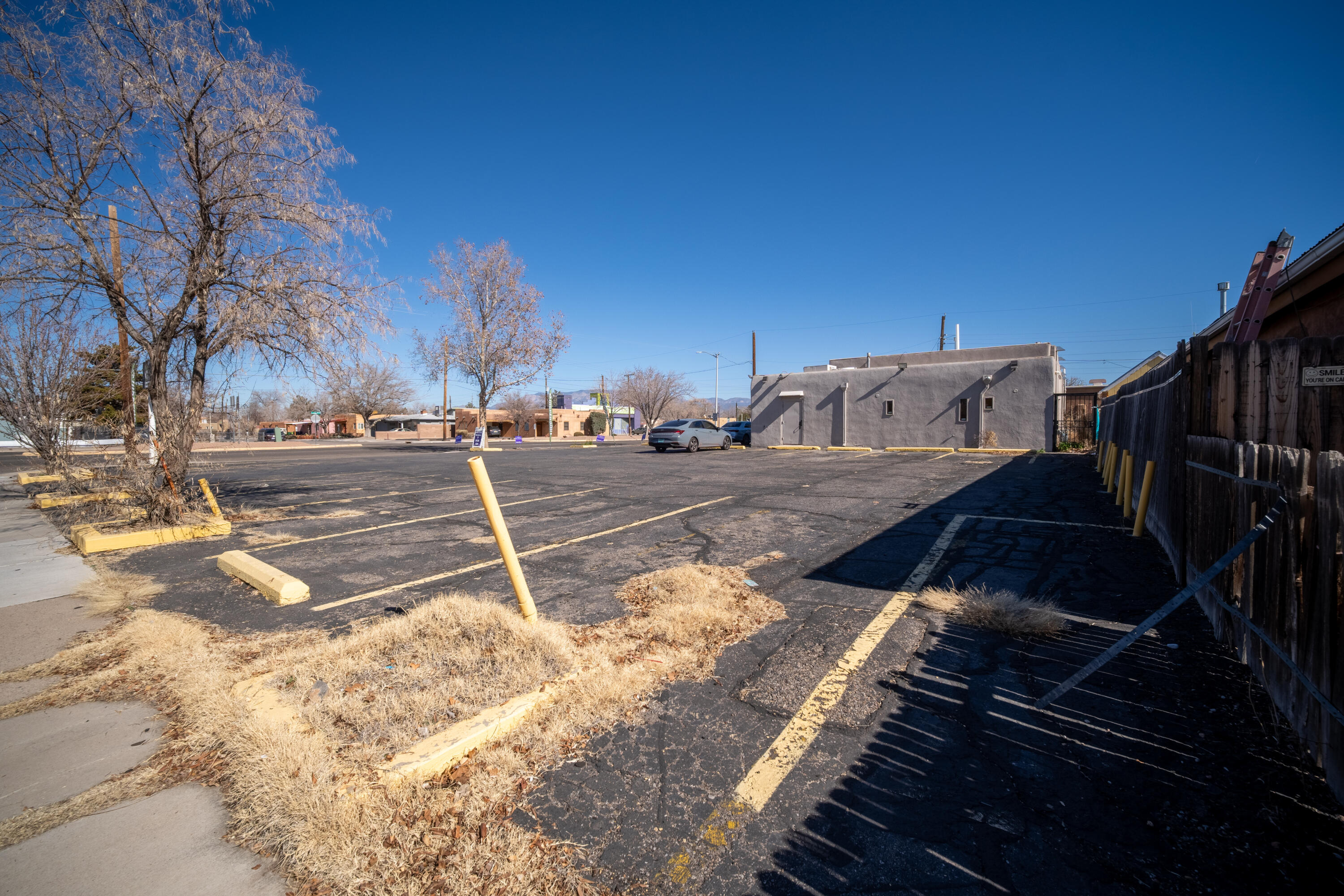 Photo 7 — 1520 Lomas Boulevard NW
