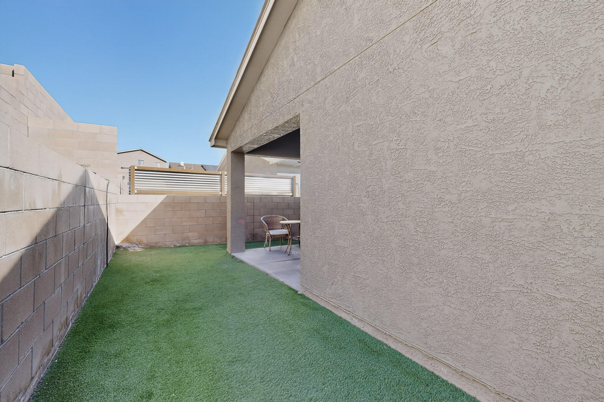 Photo 8 — 1702 Adelaide Lane