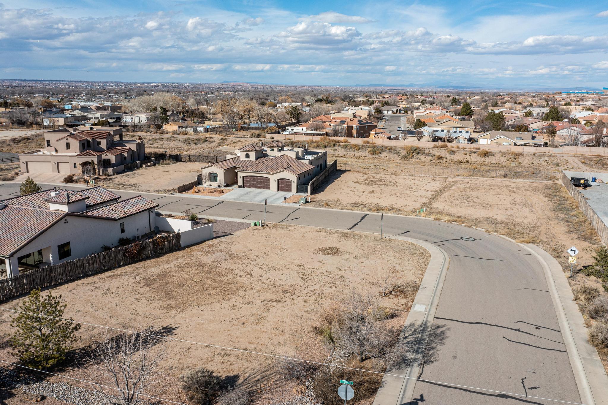 Photo 4 — 614 Kabrico Court NE