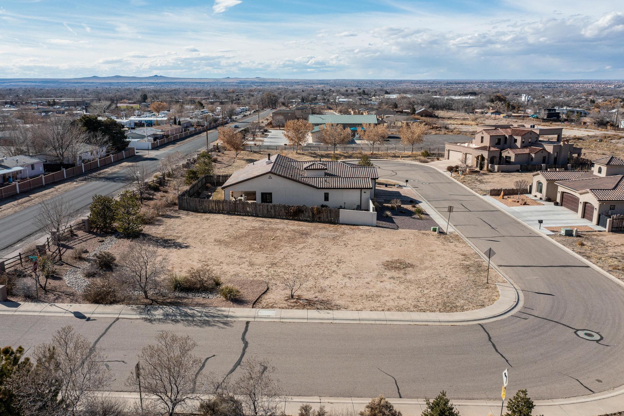 Photo 3 — 614 Kabrico Court NE