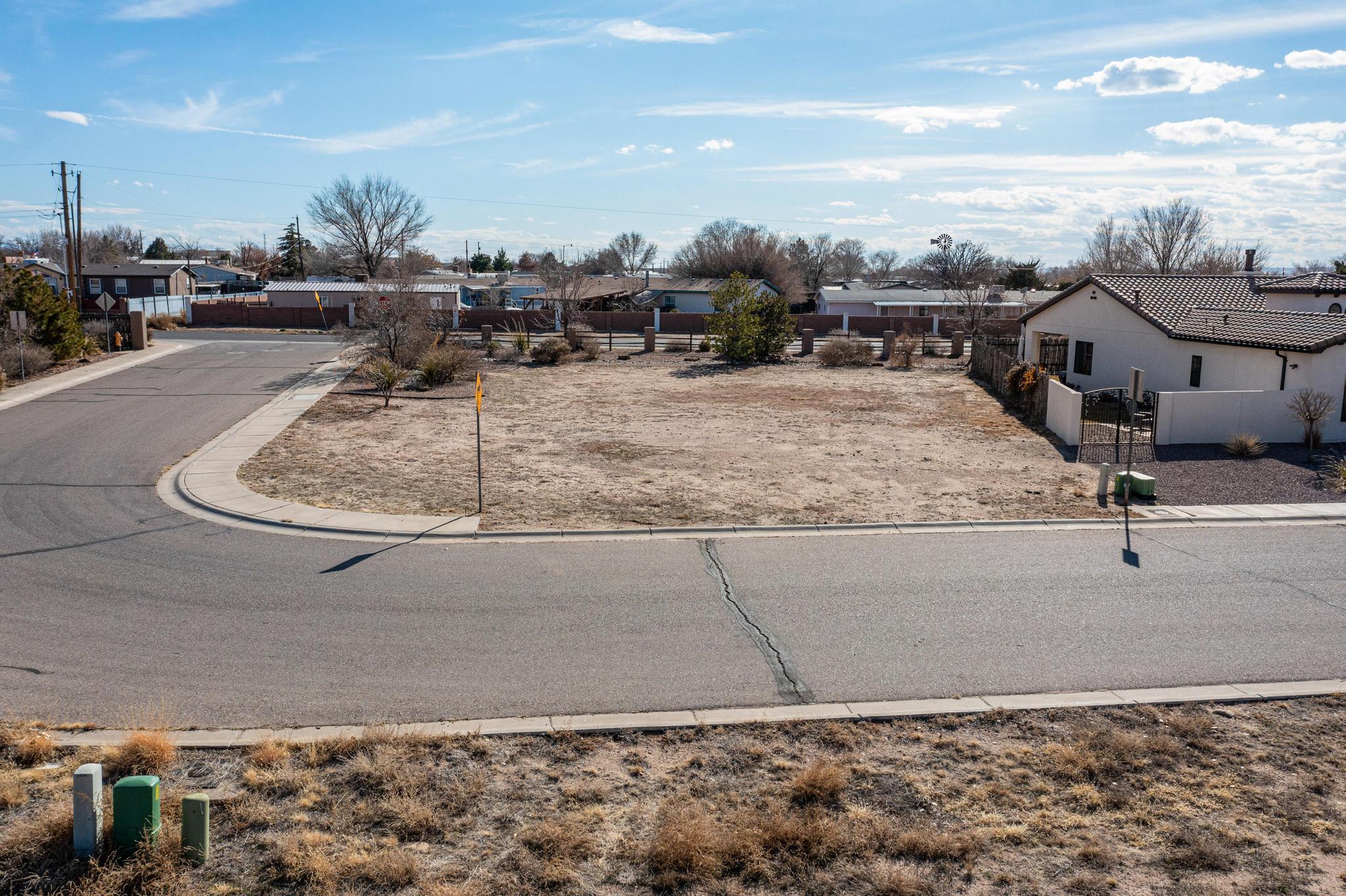 Photo 2 — 614 Kabrico Court NE