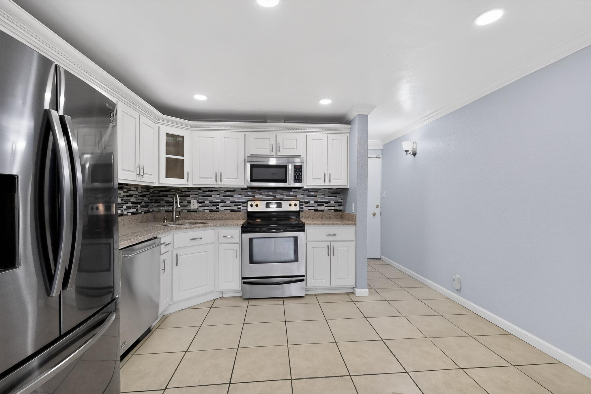 Photo 13 — 1100 Alvarado Drive SE APT 104