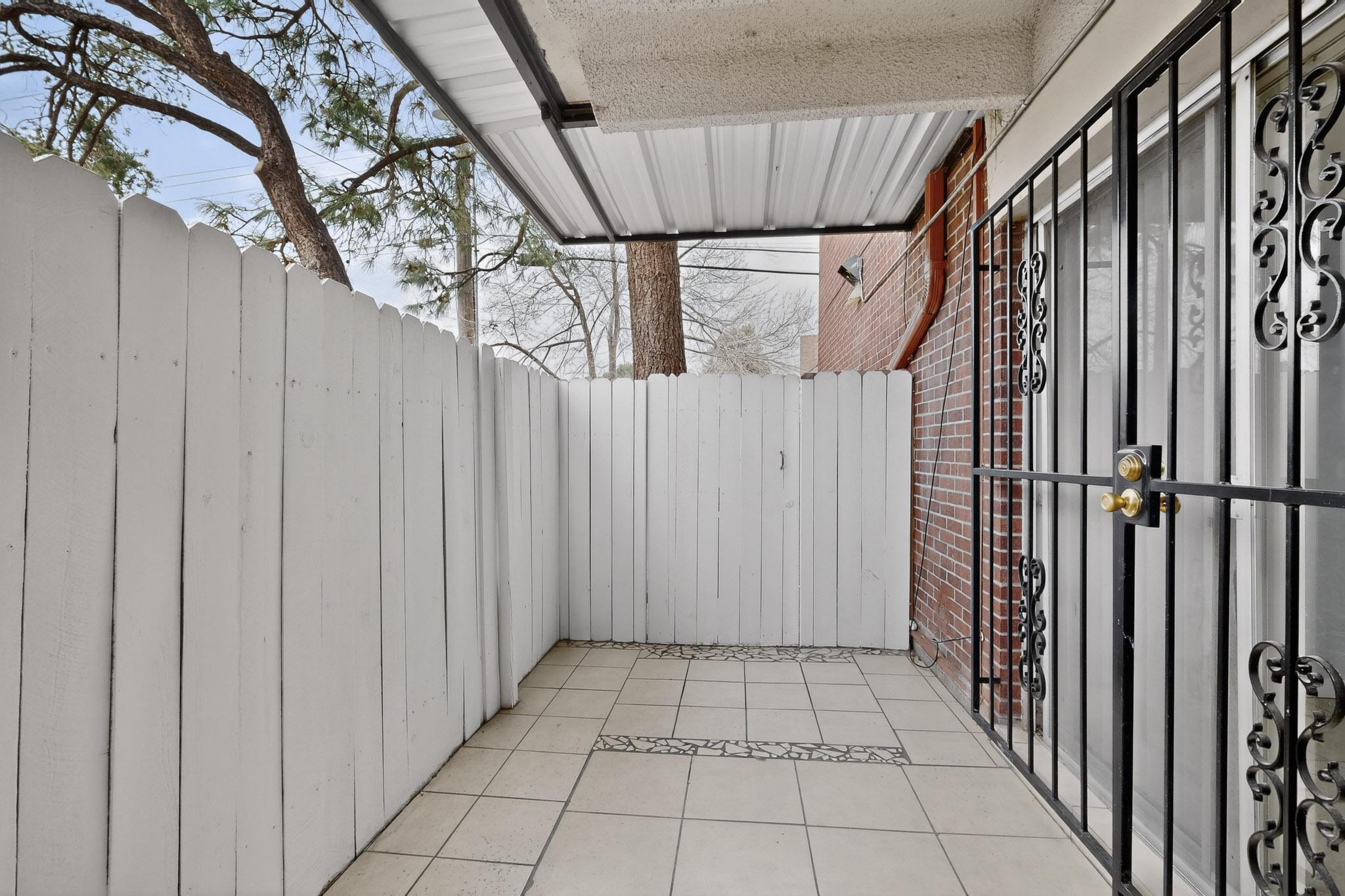 Photo 5 — 1100 Alvarado Drive SE APT 104
