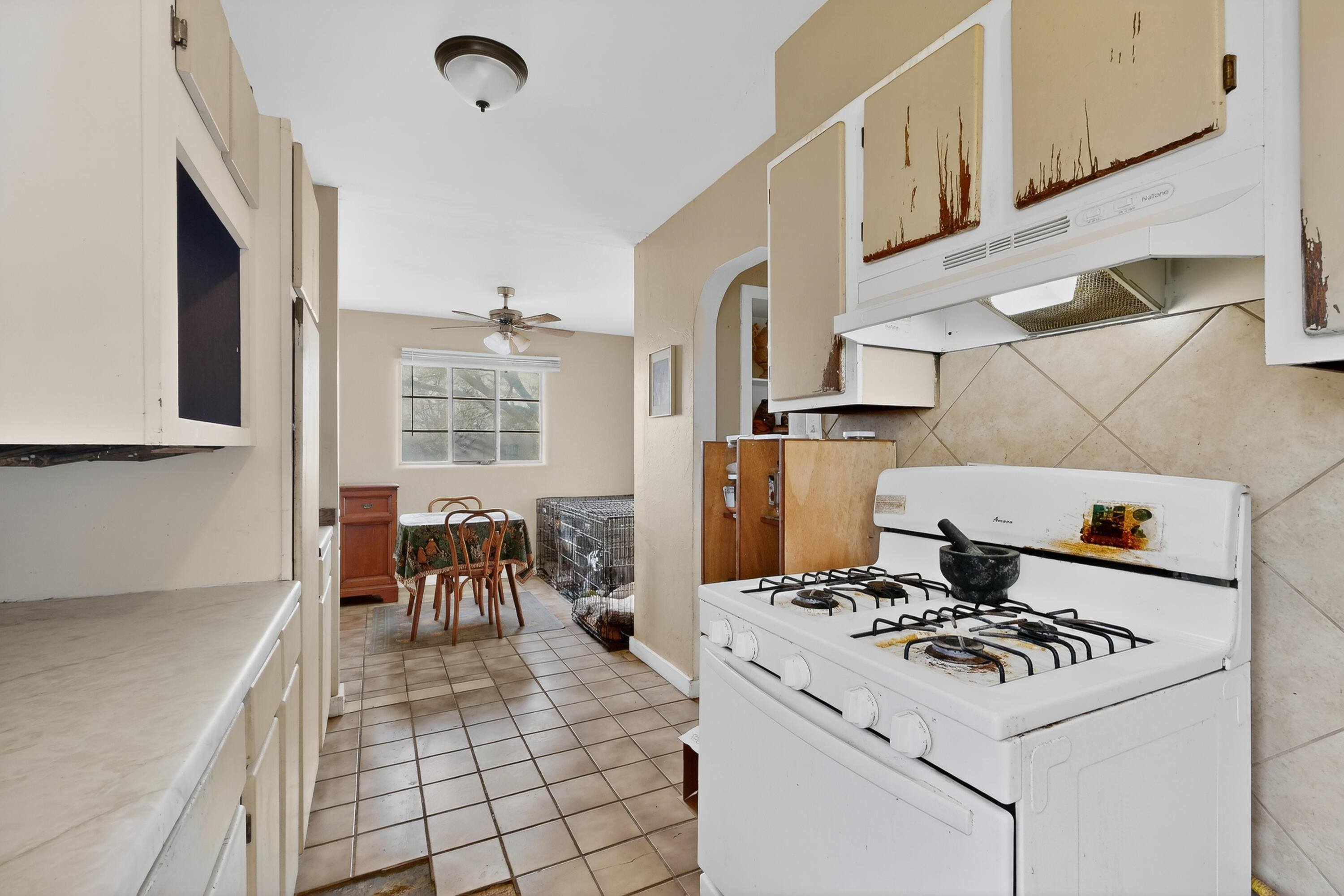 Photo 2 — 620 San Pablo Street NE