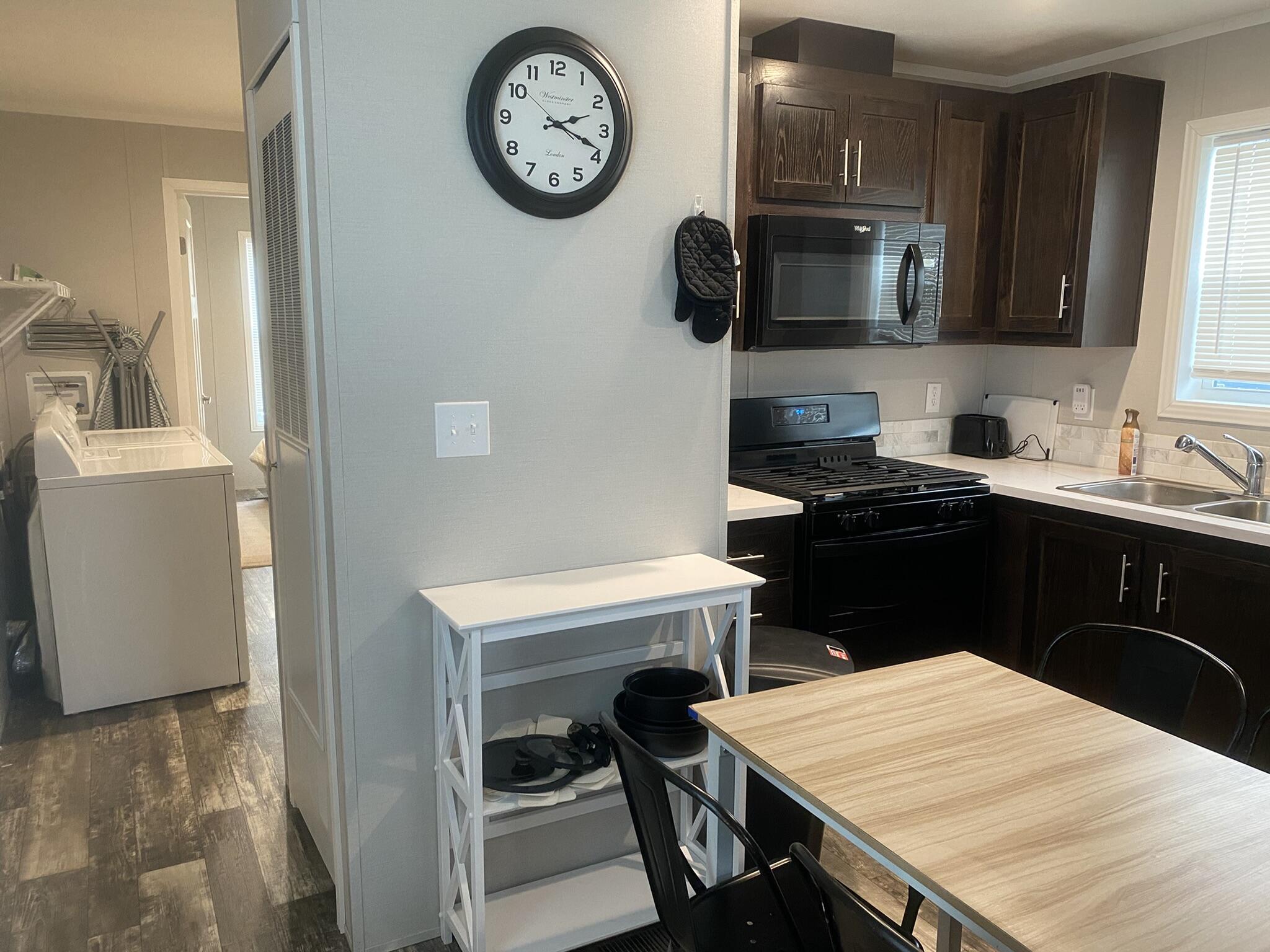 Photo 9 — 600 4th, Site 32 Street