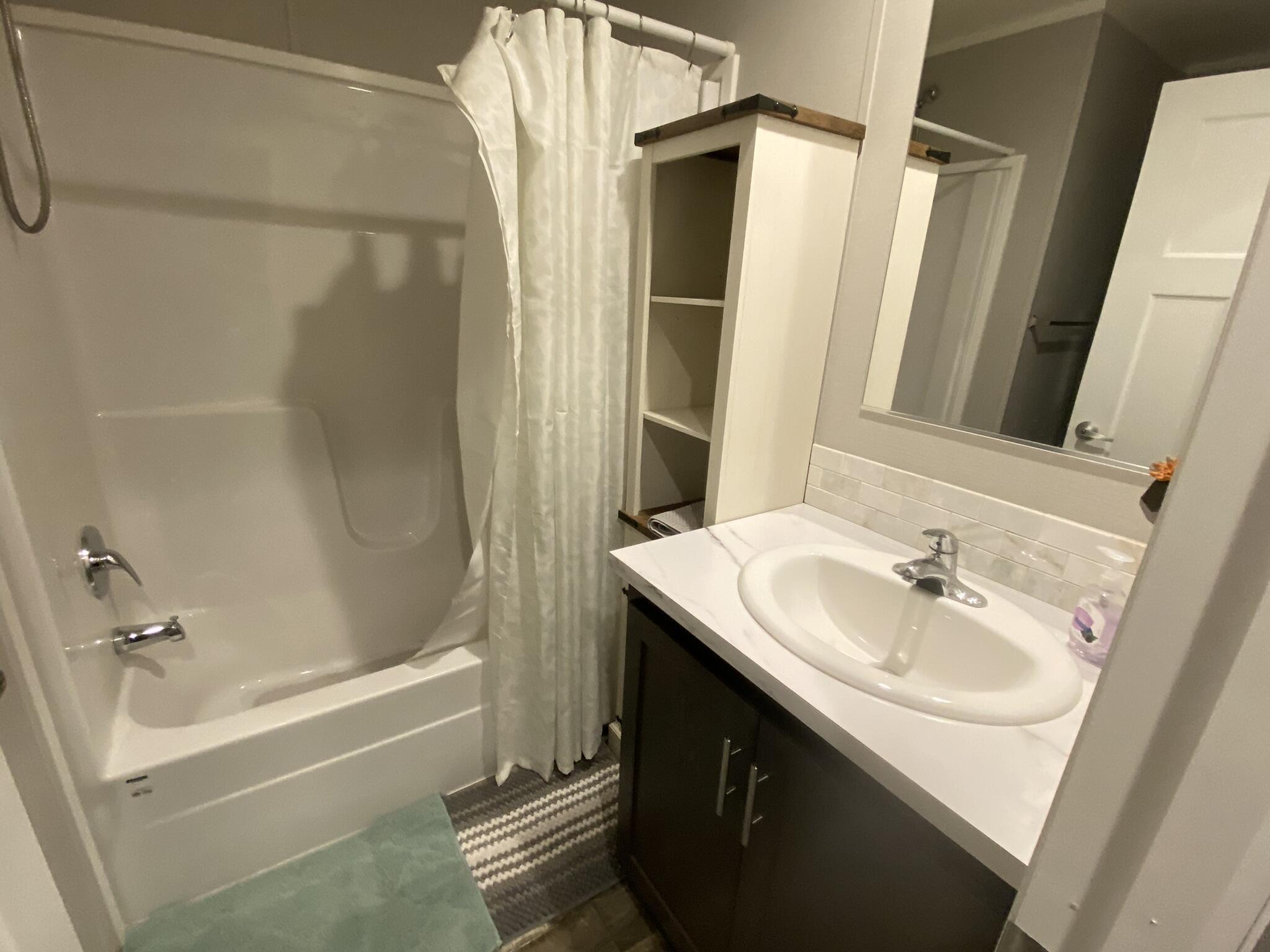 Photo 4 — 600 4th, Site 32 Street