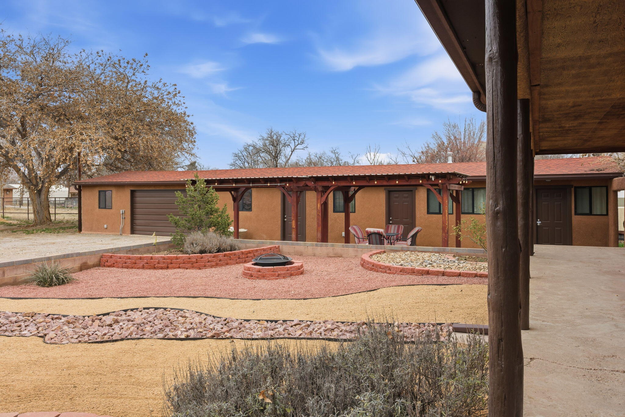 965 W Bosque Loop