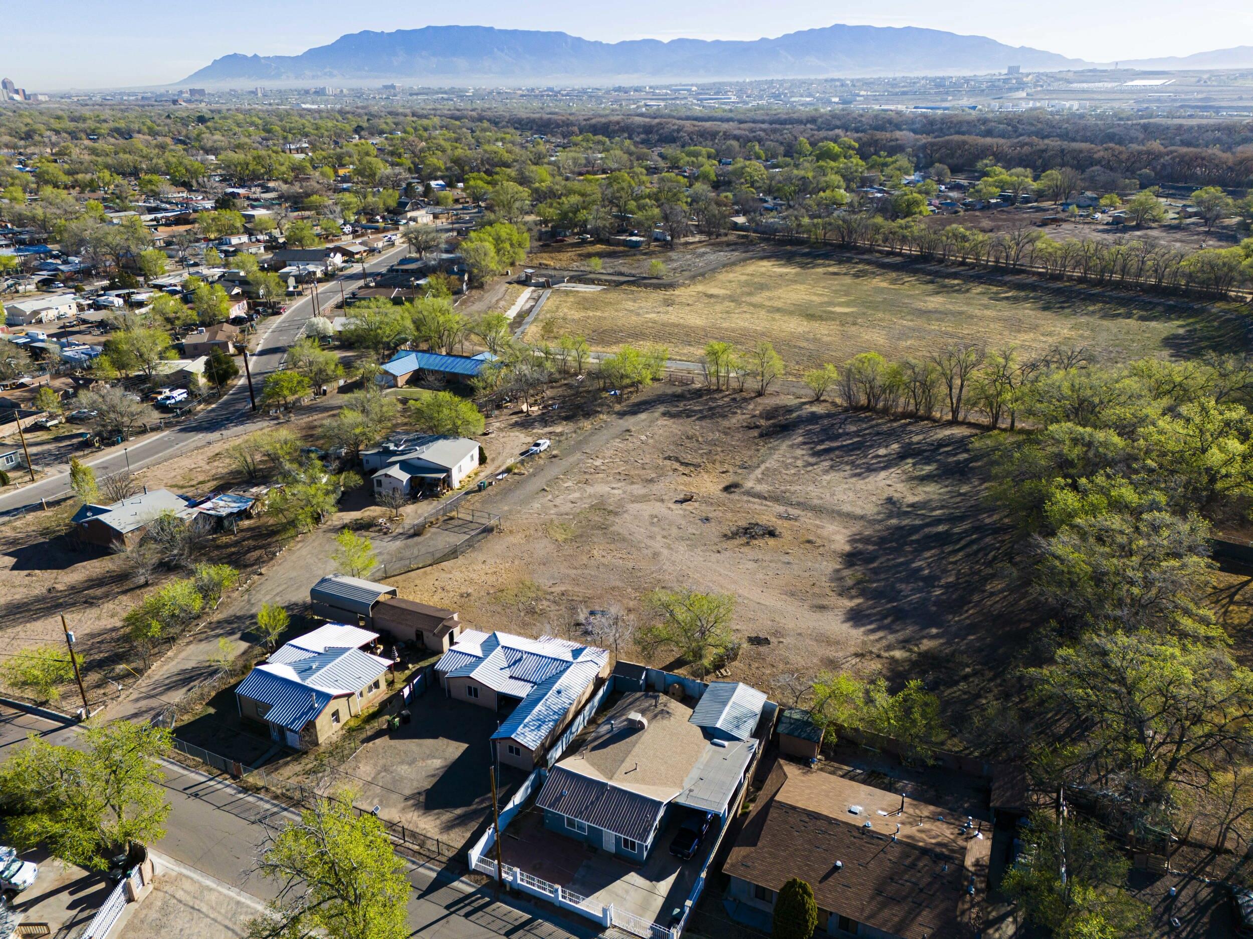 Photo 7 — 2224 Perry Road SW
