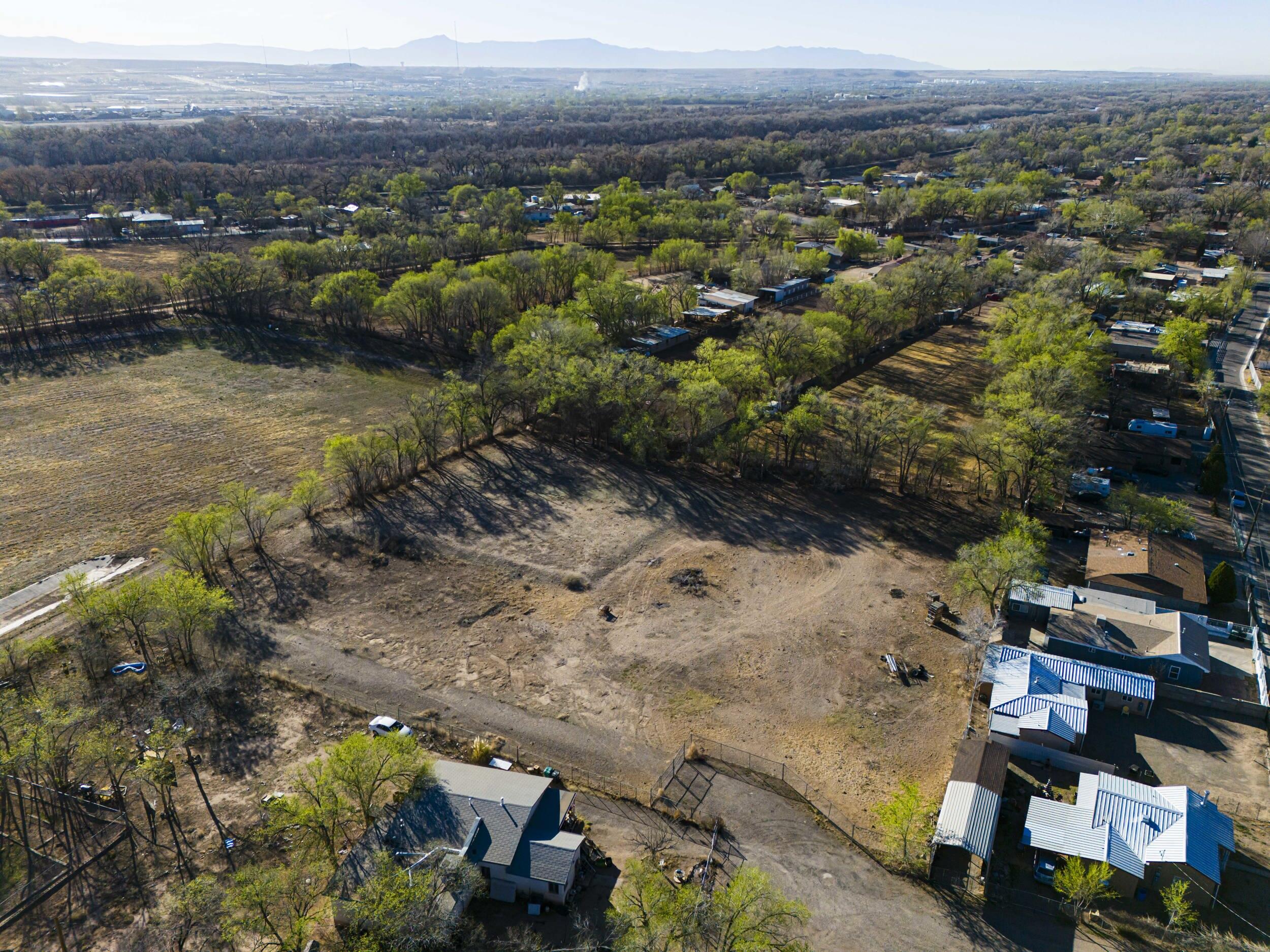 Photo 11 — 2224 Perry Road SW