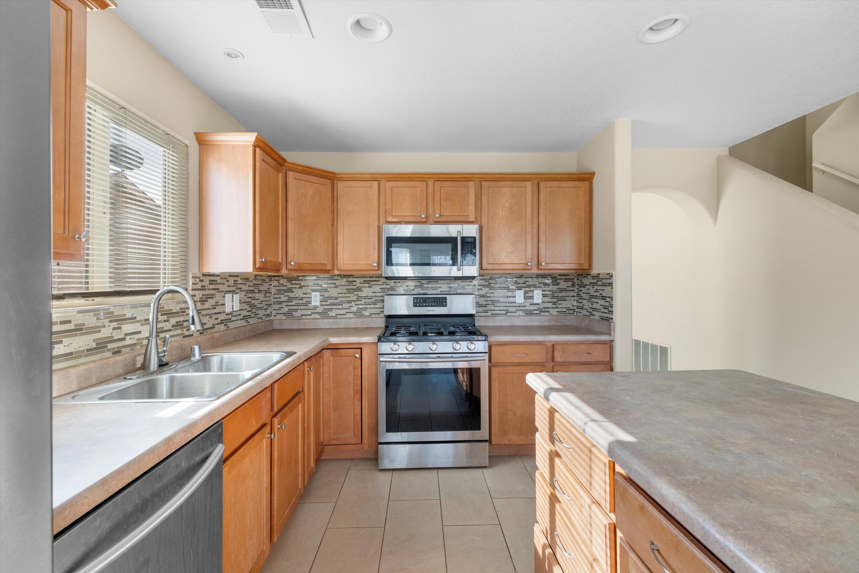 Photo 11 — 3333 Hunters Meadows Circle NE