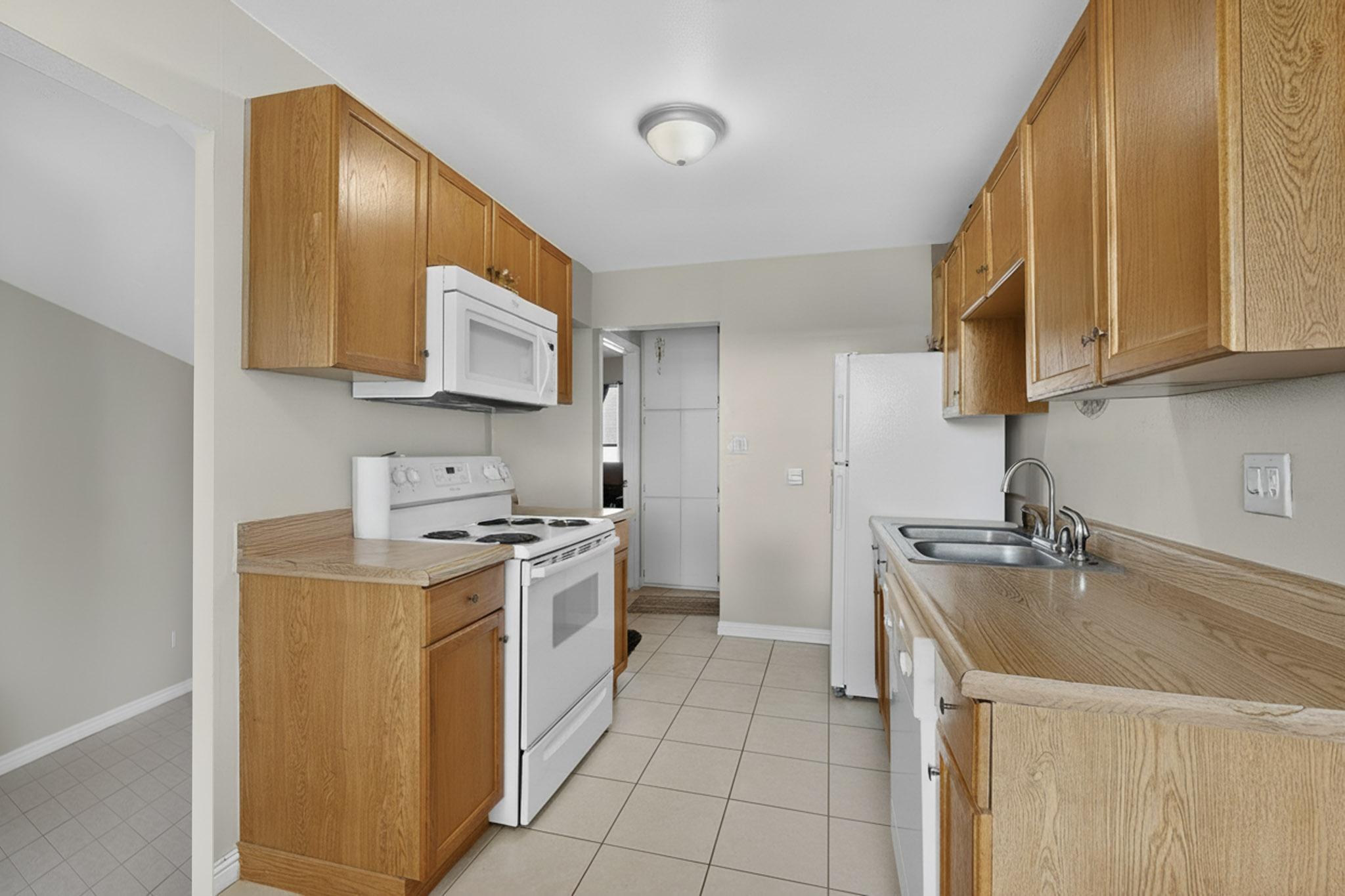 Photo 6 — 1000 Sage Street