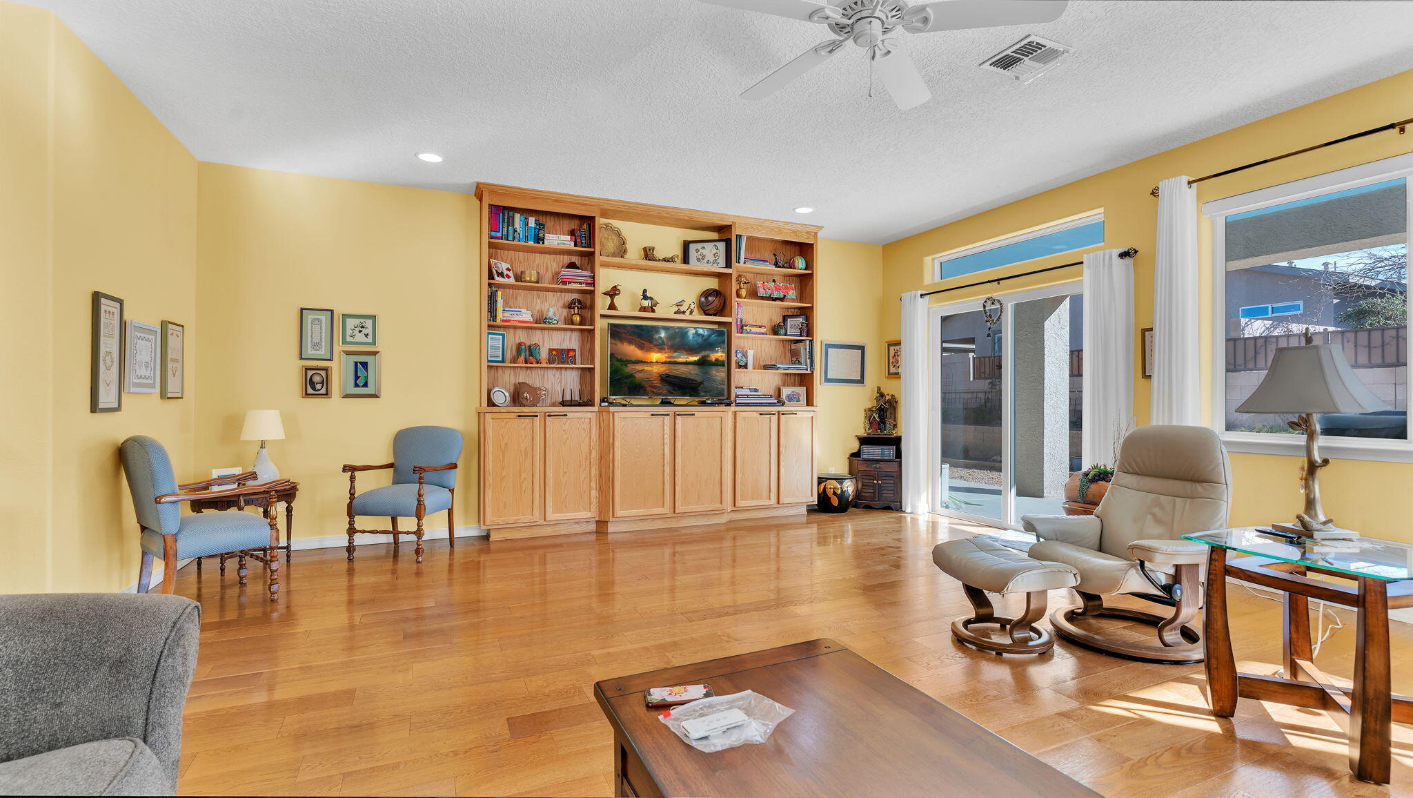 Photo 2 — 331 Rio Chama Circle SW