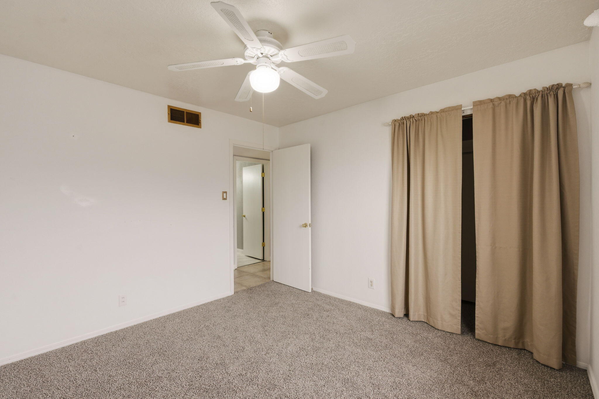 Photo 17 — 7225 Ticonderoga Road NE