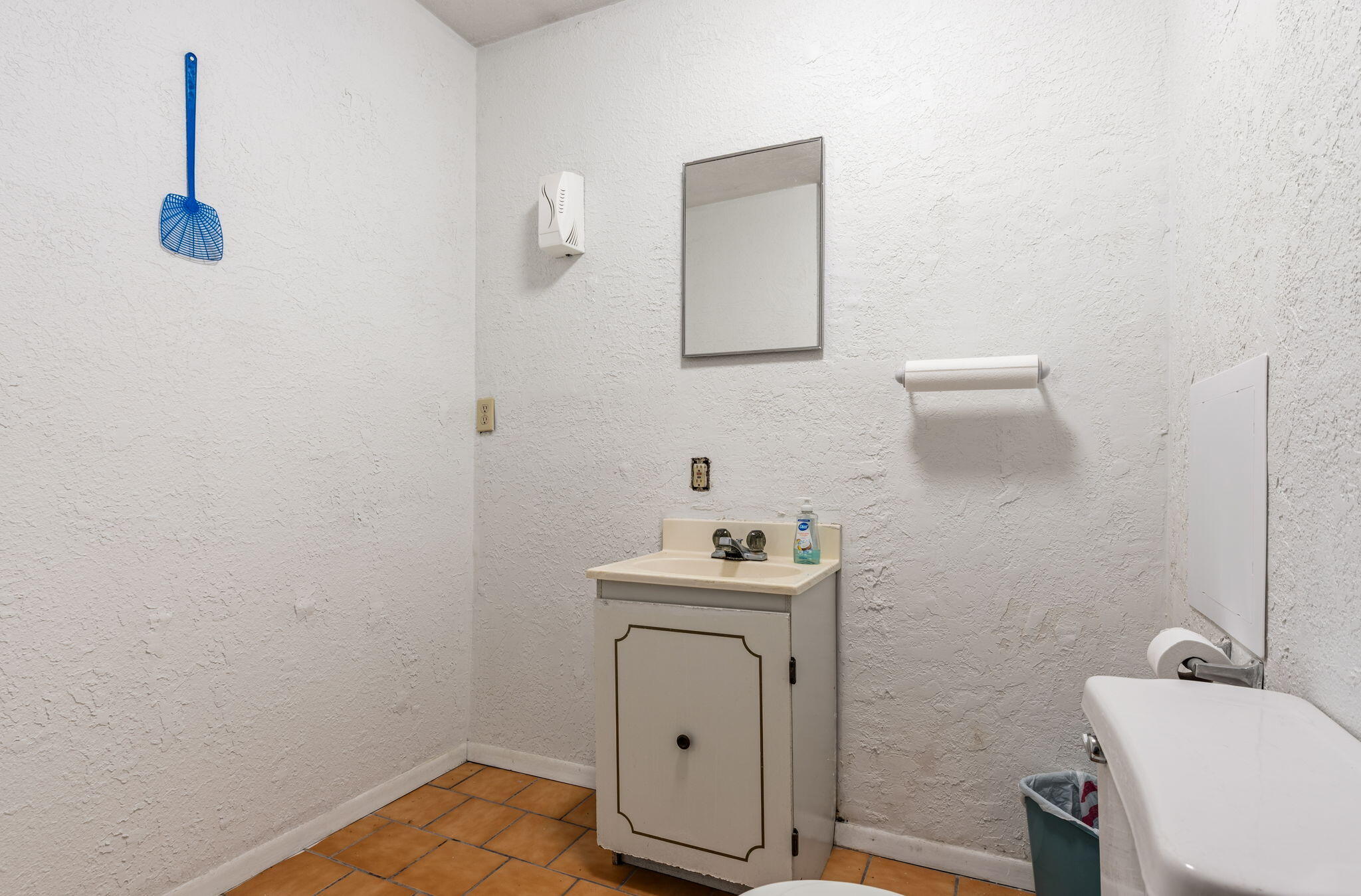 Photo 7 — 302 Fisher Avenue