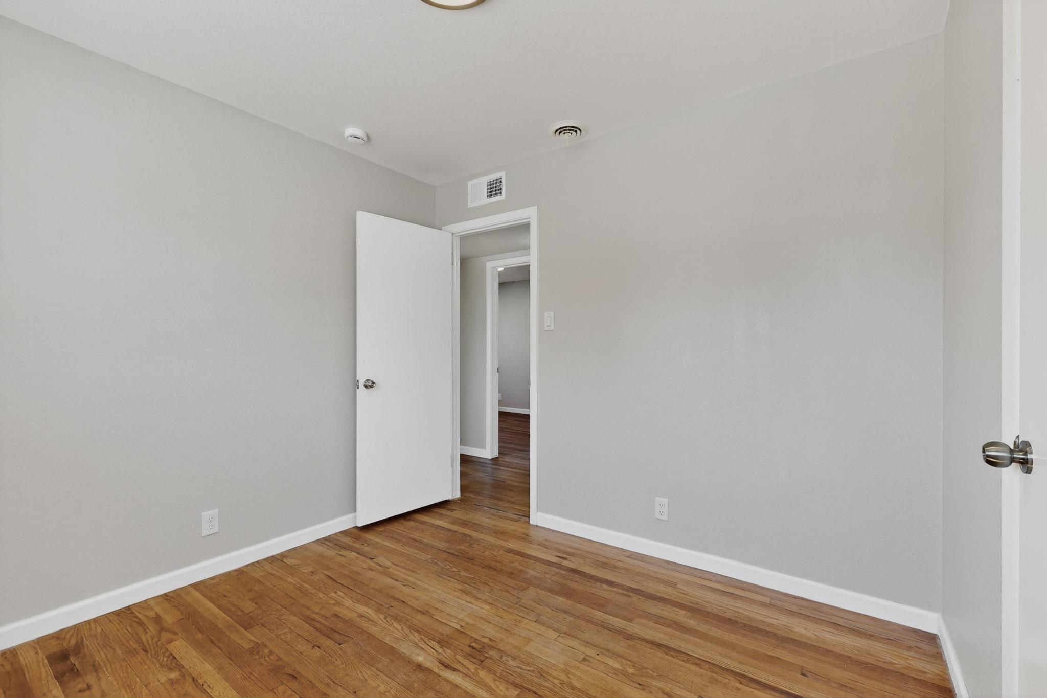 Photo 19 — 5001 Douglas Macarthur Road NE