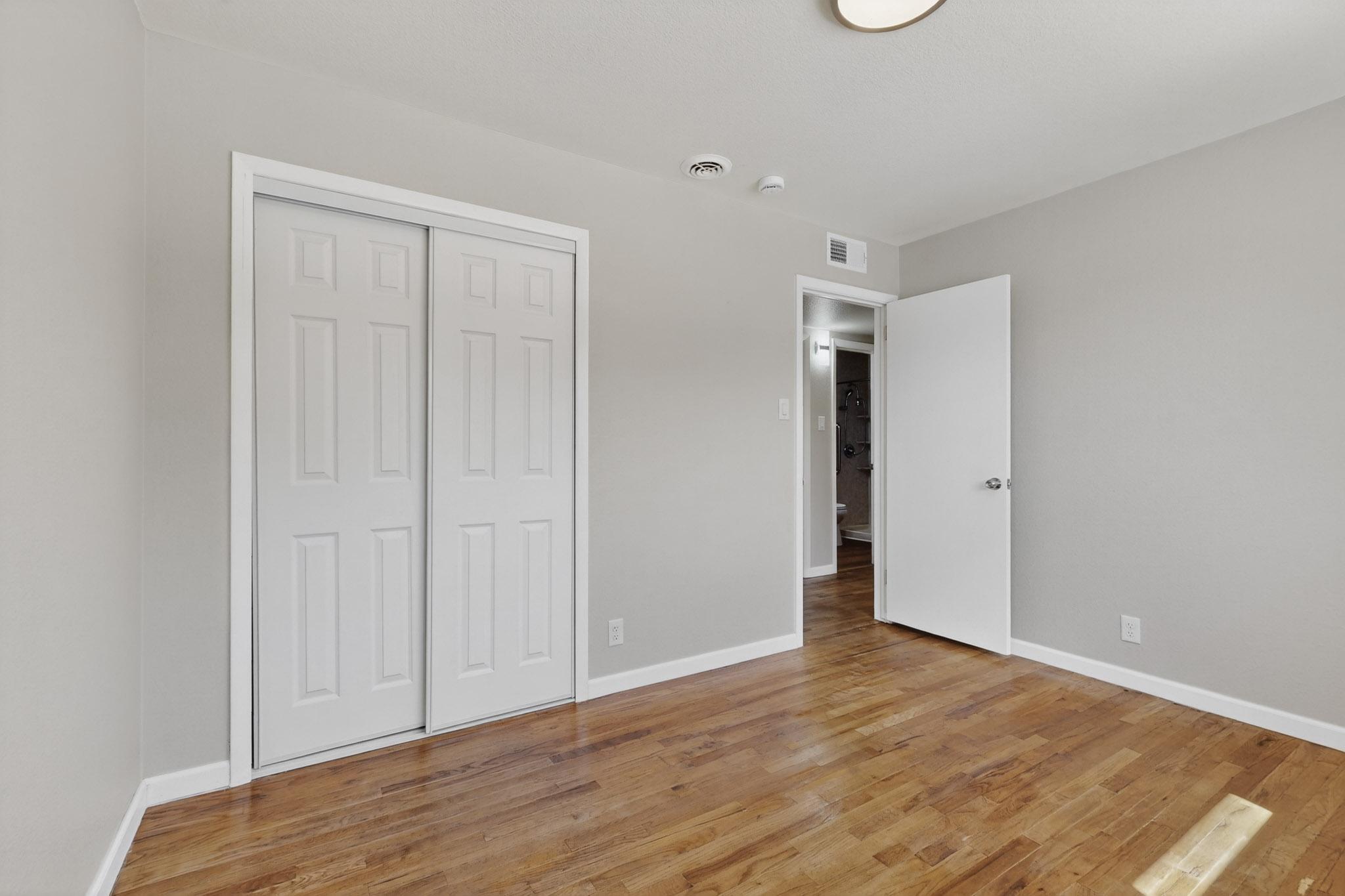 Photo 16 — 5001 Douglas Macarthur Road NE