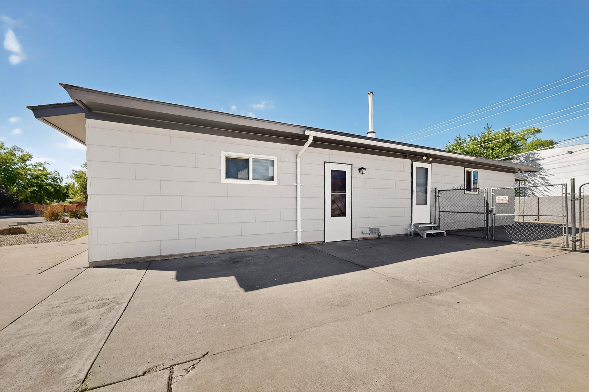 Photo 4 — 5001 Douglas Macarthur Road NE