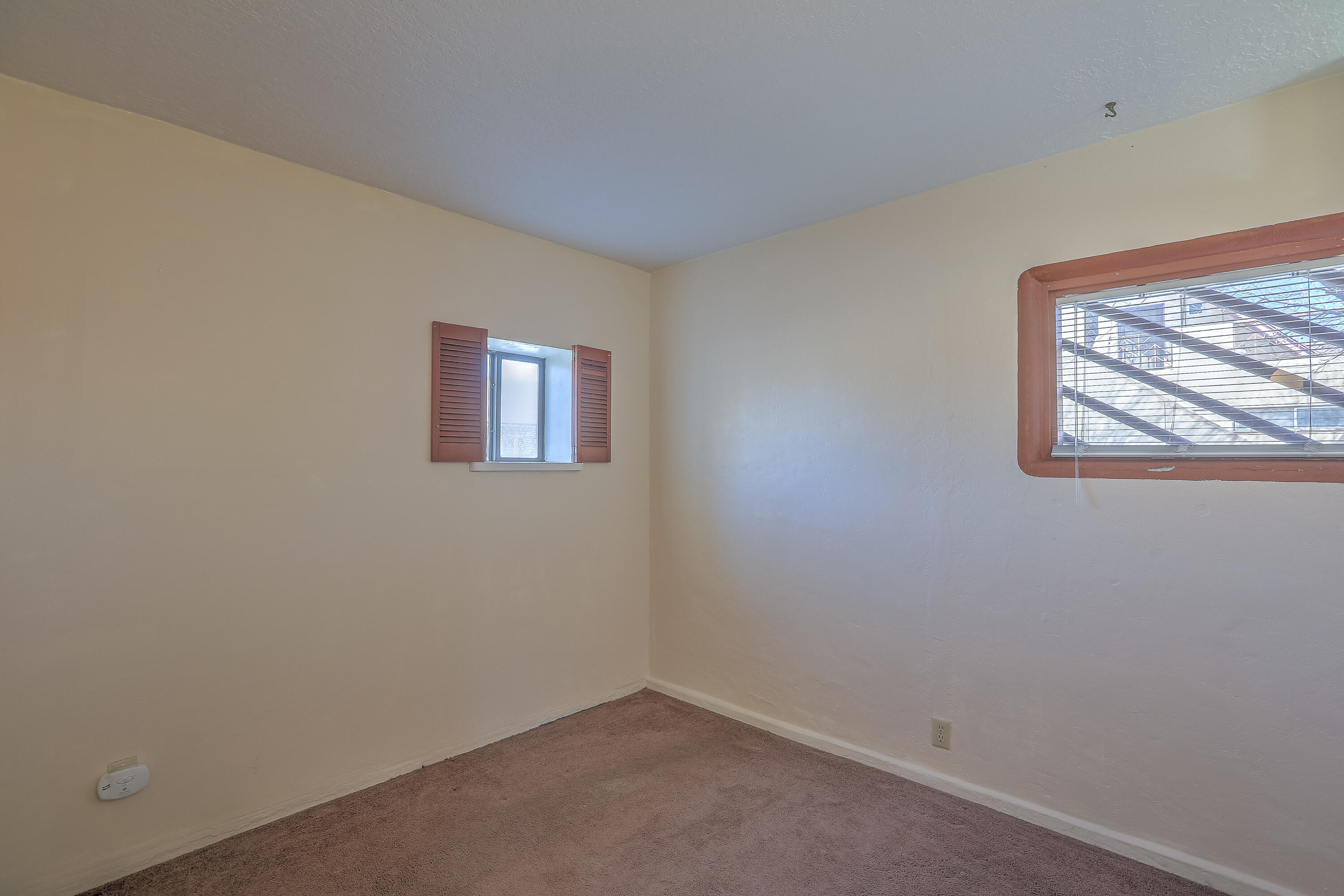 Photo 3 — 807 8th Street NW