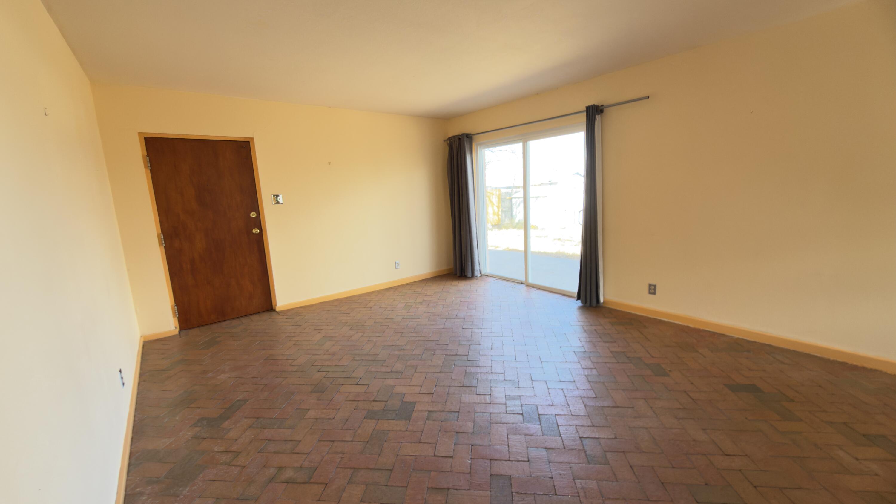 Photo 19 — 708 Caine Street