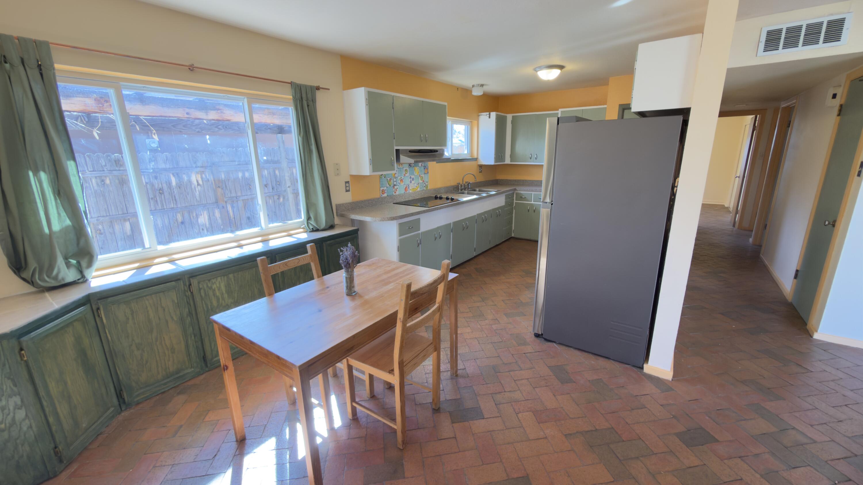 Photo 18 — 708 Caine Street