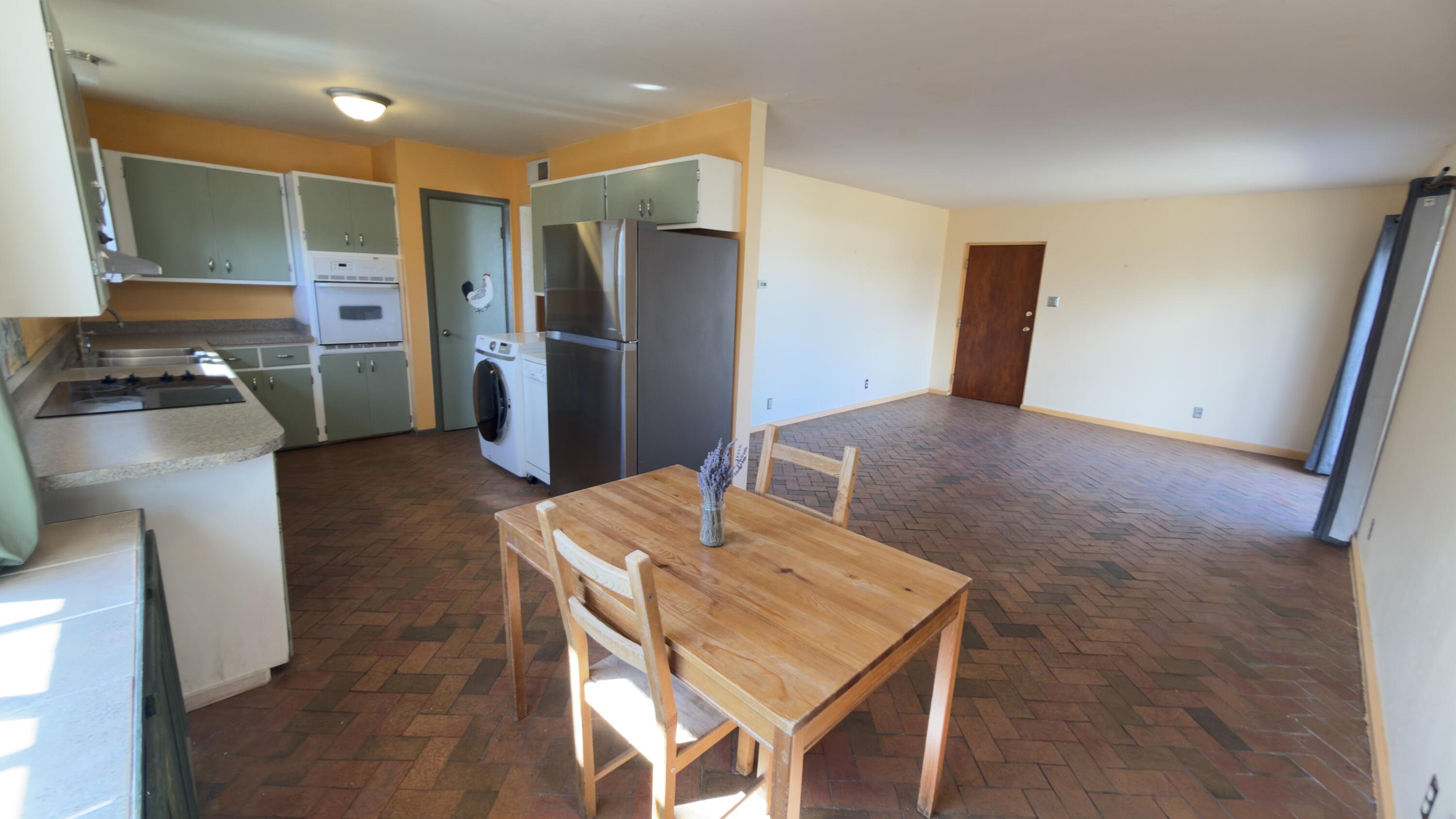 Photo 14 — 708 Caine Street