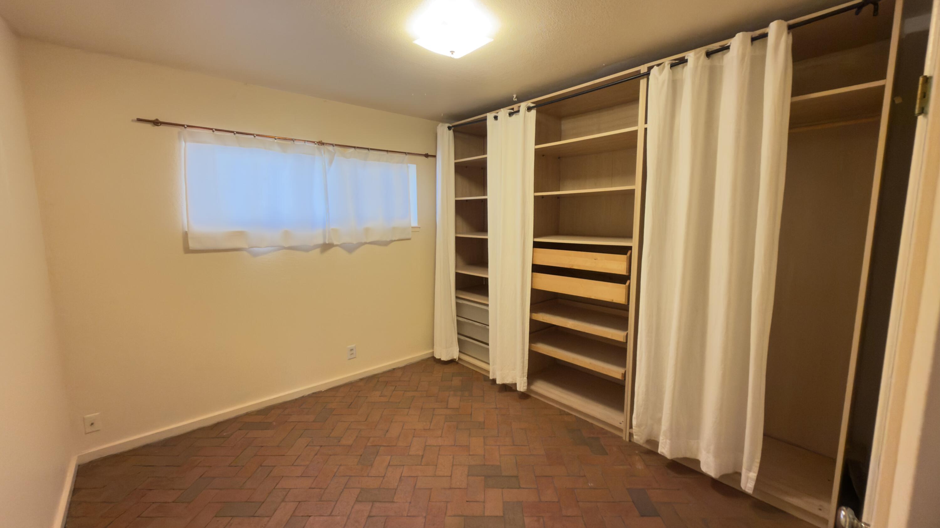 Photo 11 — 708 Caine Street