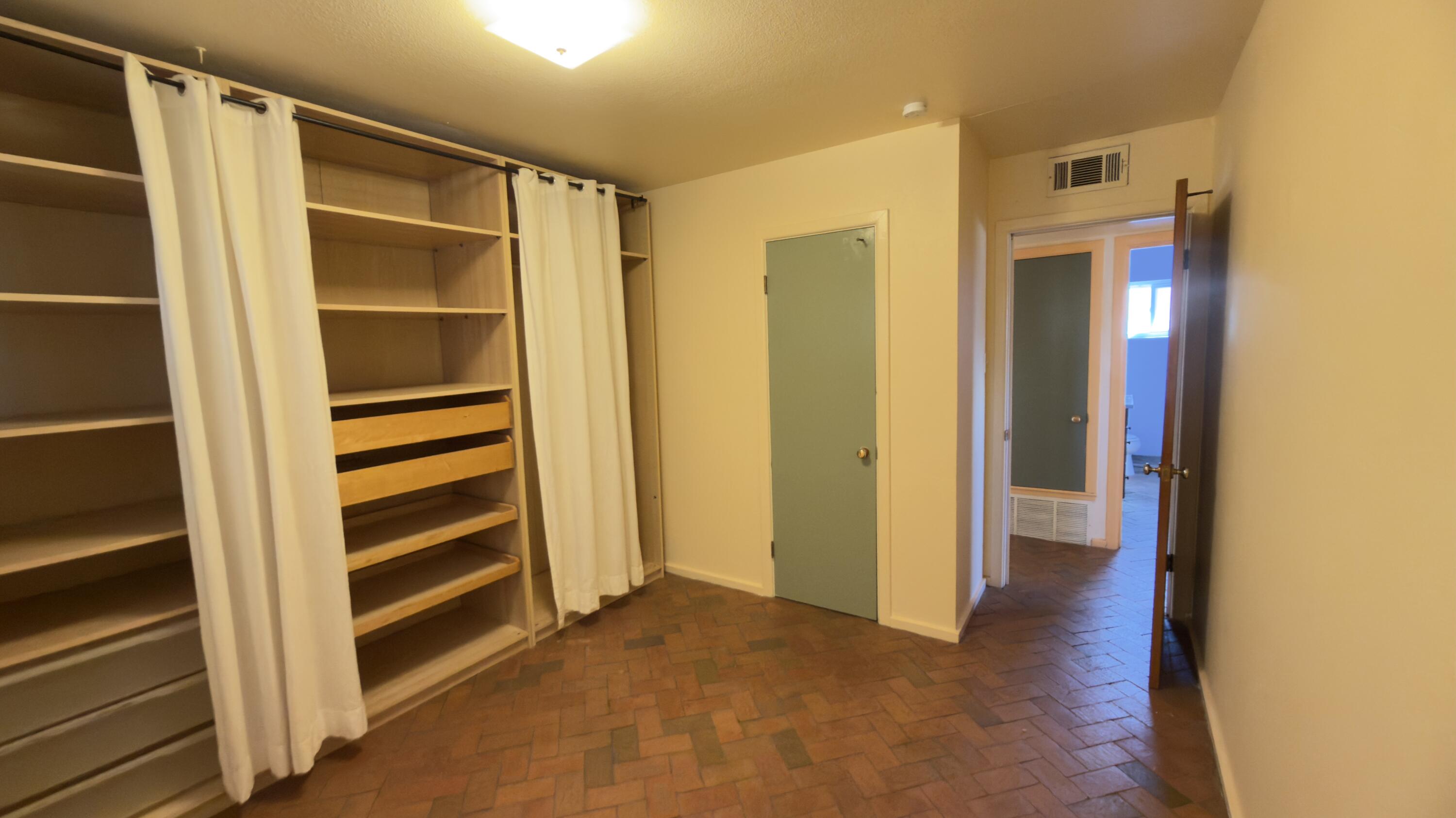 Photo 10 — 708 Caine Street
