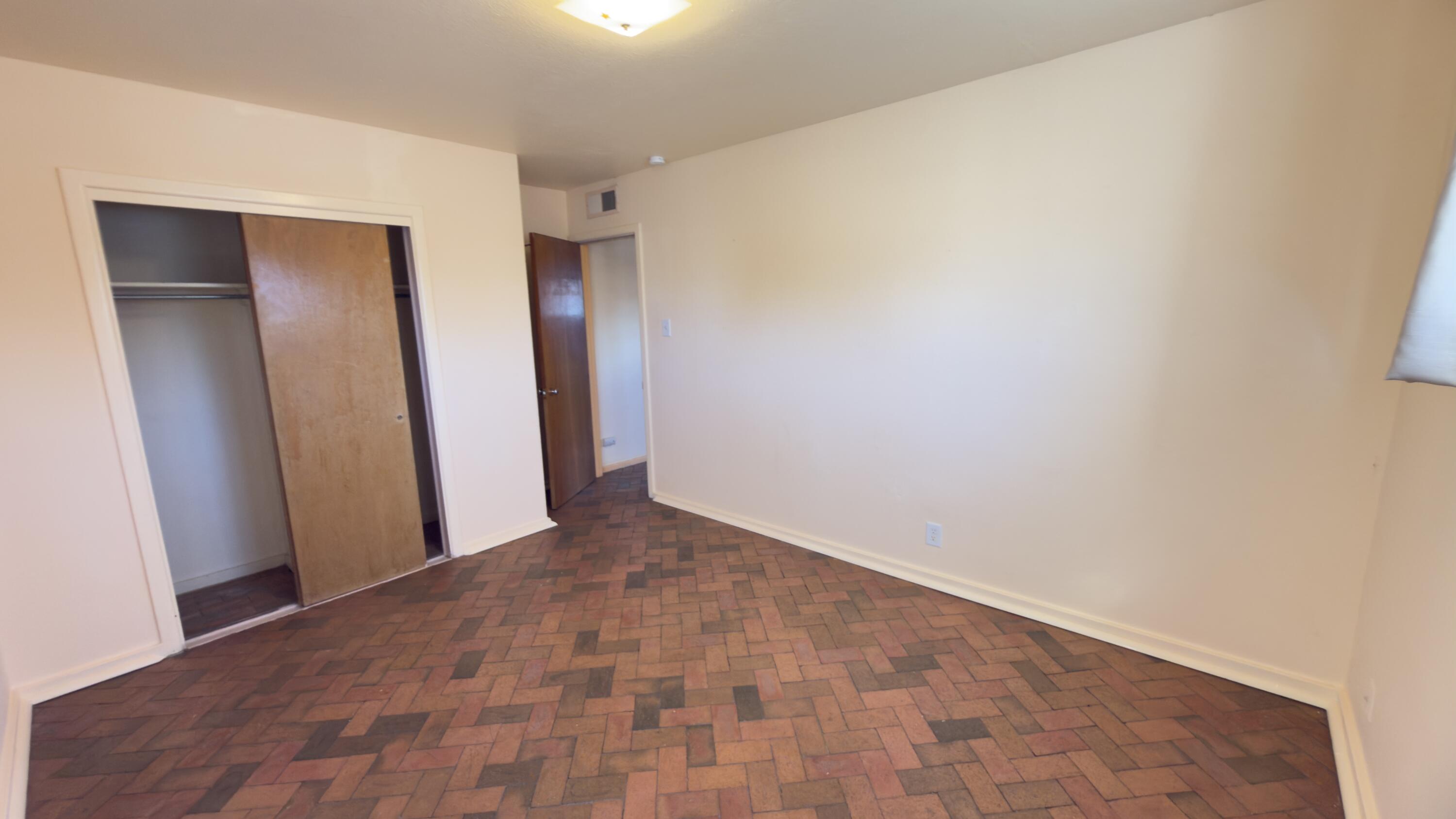 Photo 7 — 708 Caine Street
