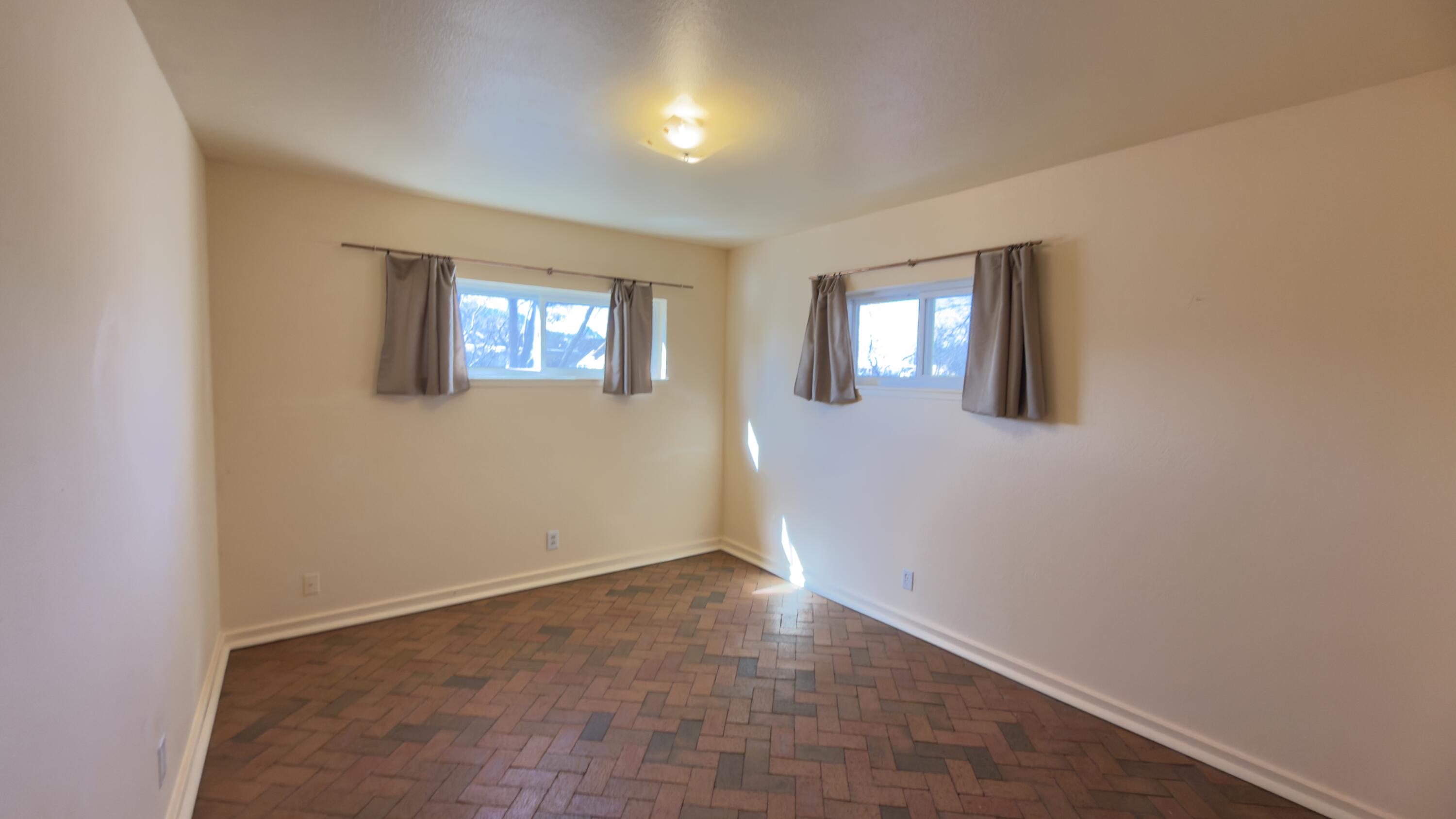 Photo 6 — 708 Caine Street