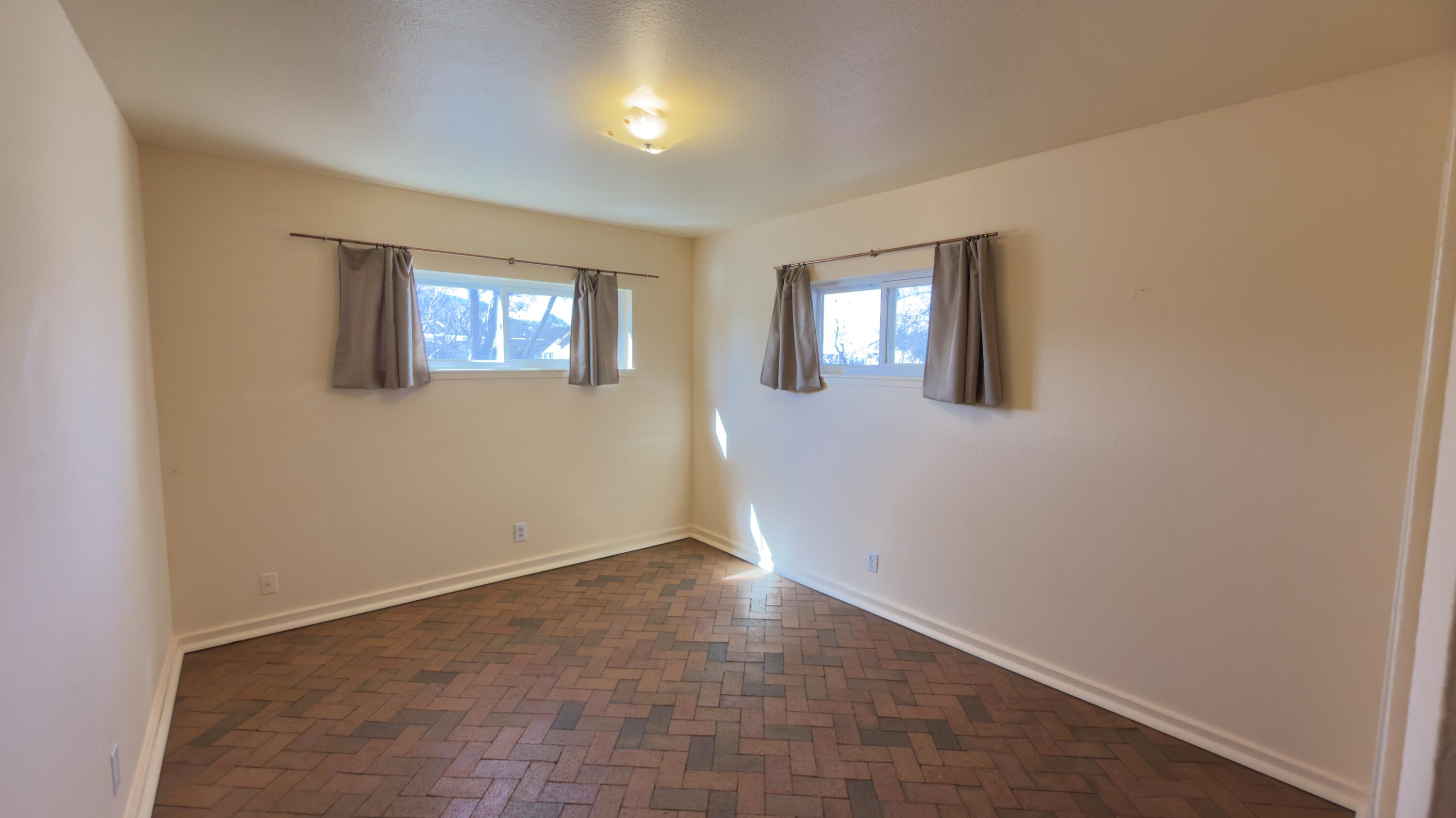 Photo 5 — 708 Caine Street
