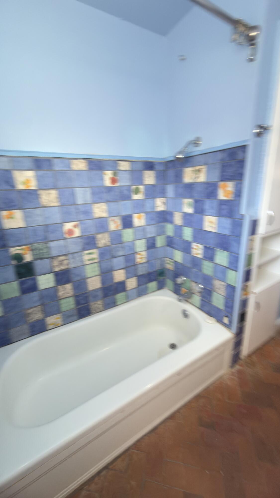 Photo 3 — 708 Caine Street