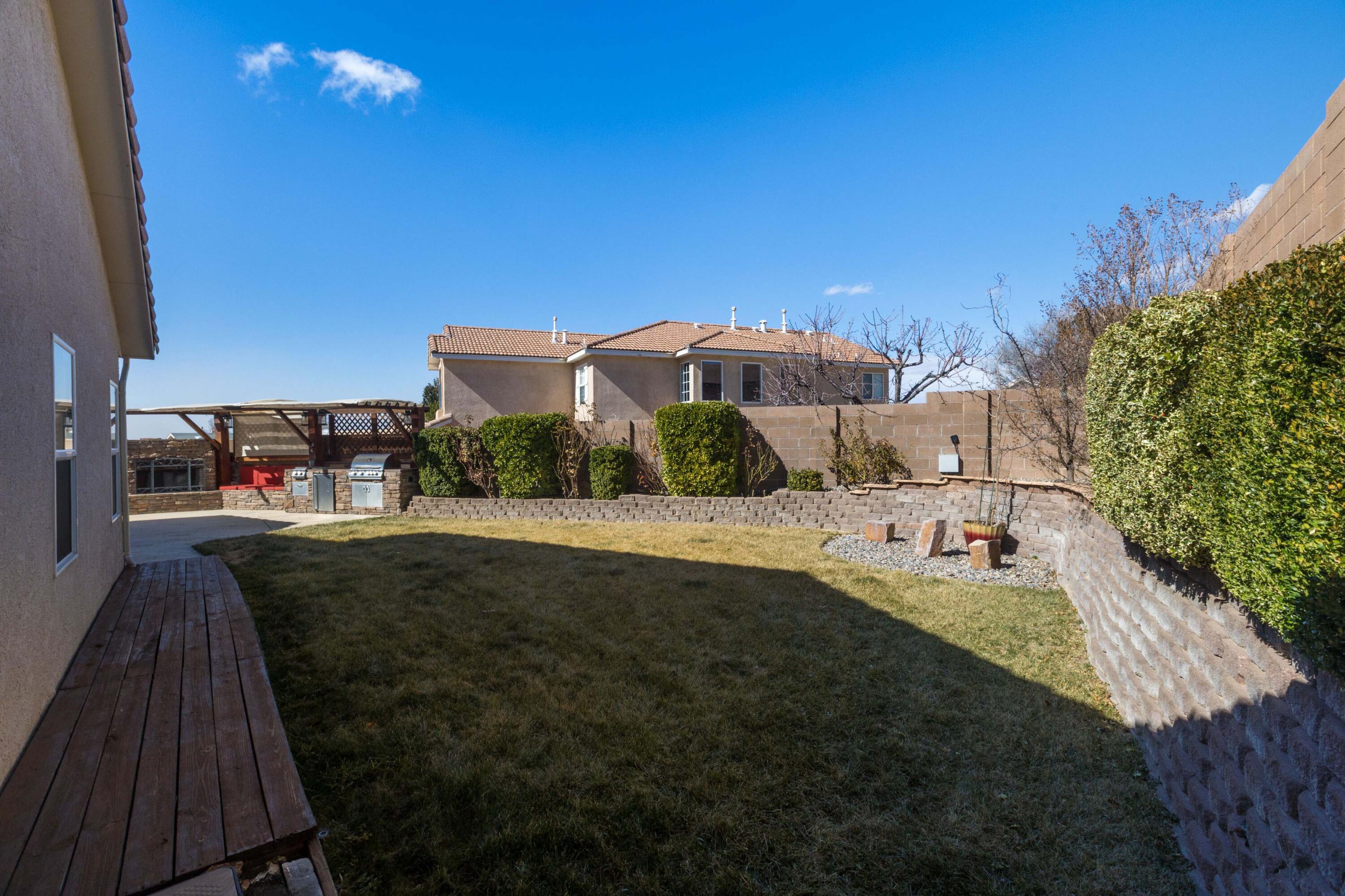 Photo 19 — 10115 Alexandria Road NE