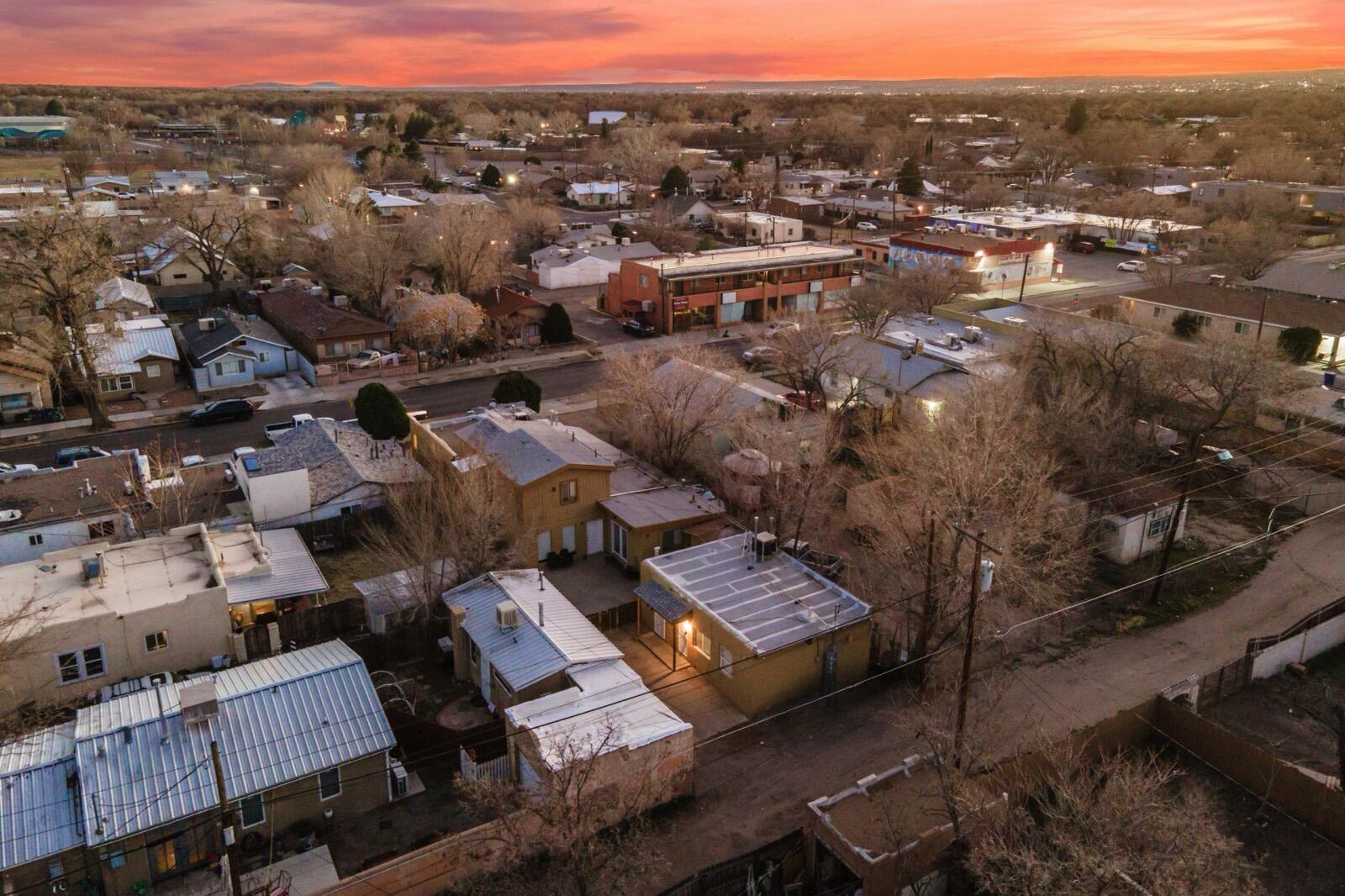 Photo 8 — 907 Coal Avenue SW