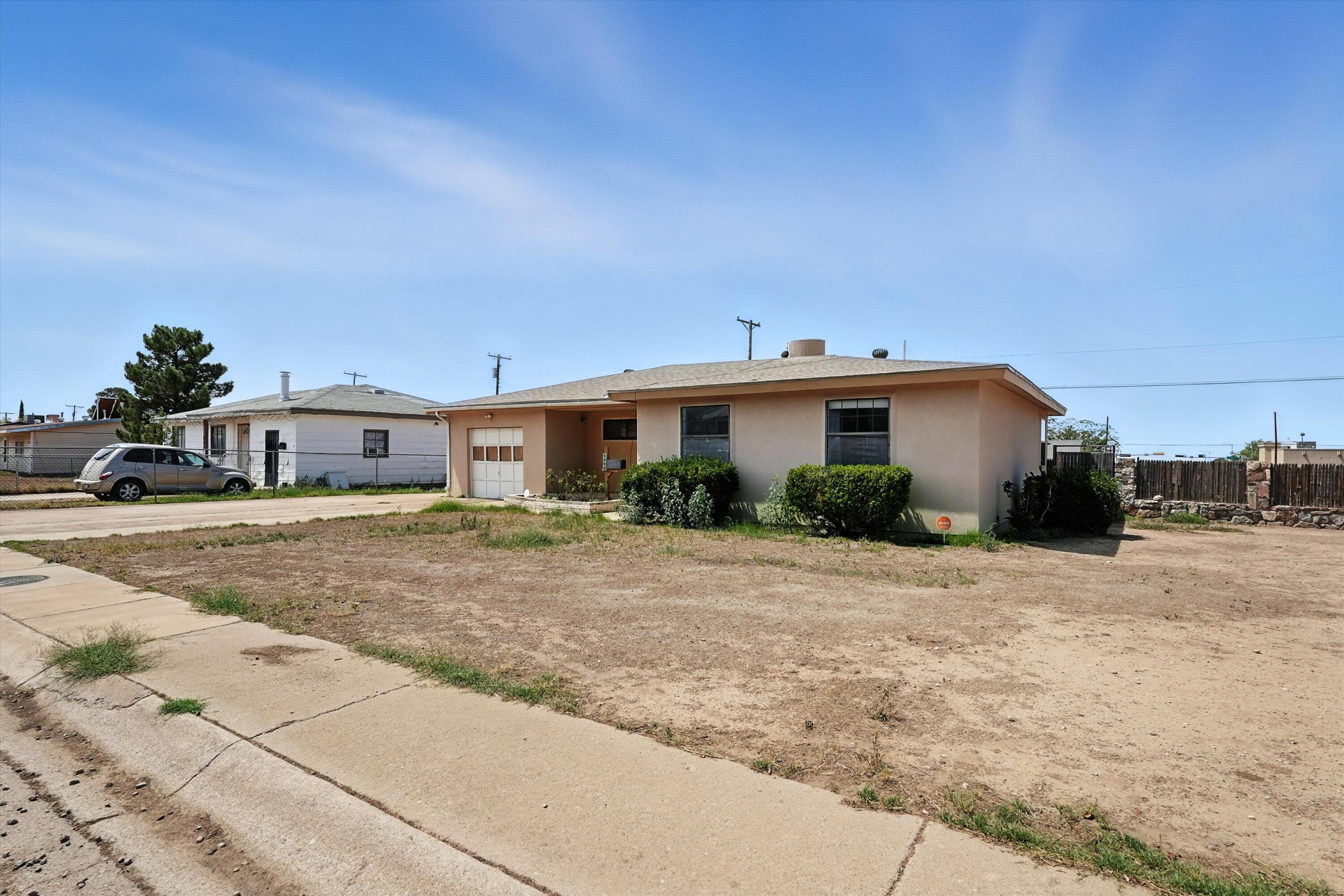 Photo 17 — 909 CEDAR Avenue