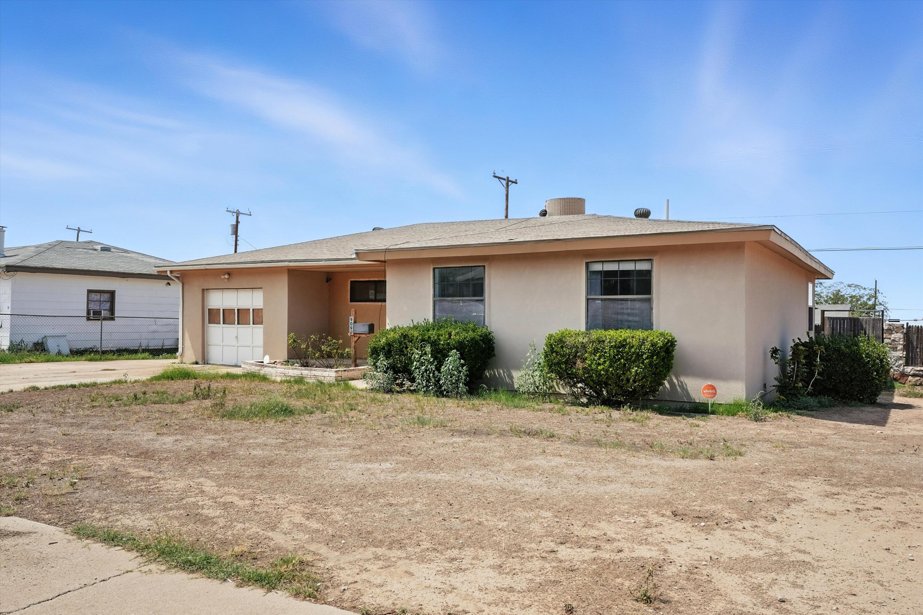 Photo 14 — 909 CEDAR Avenue
