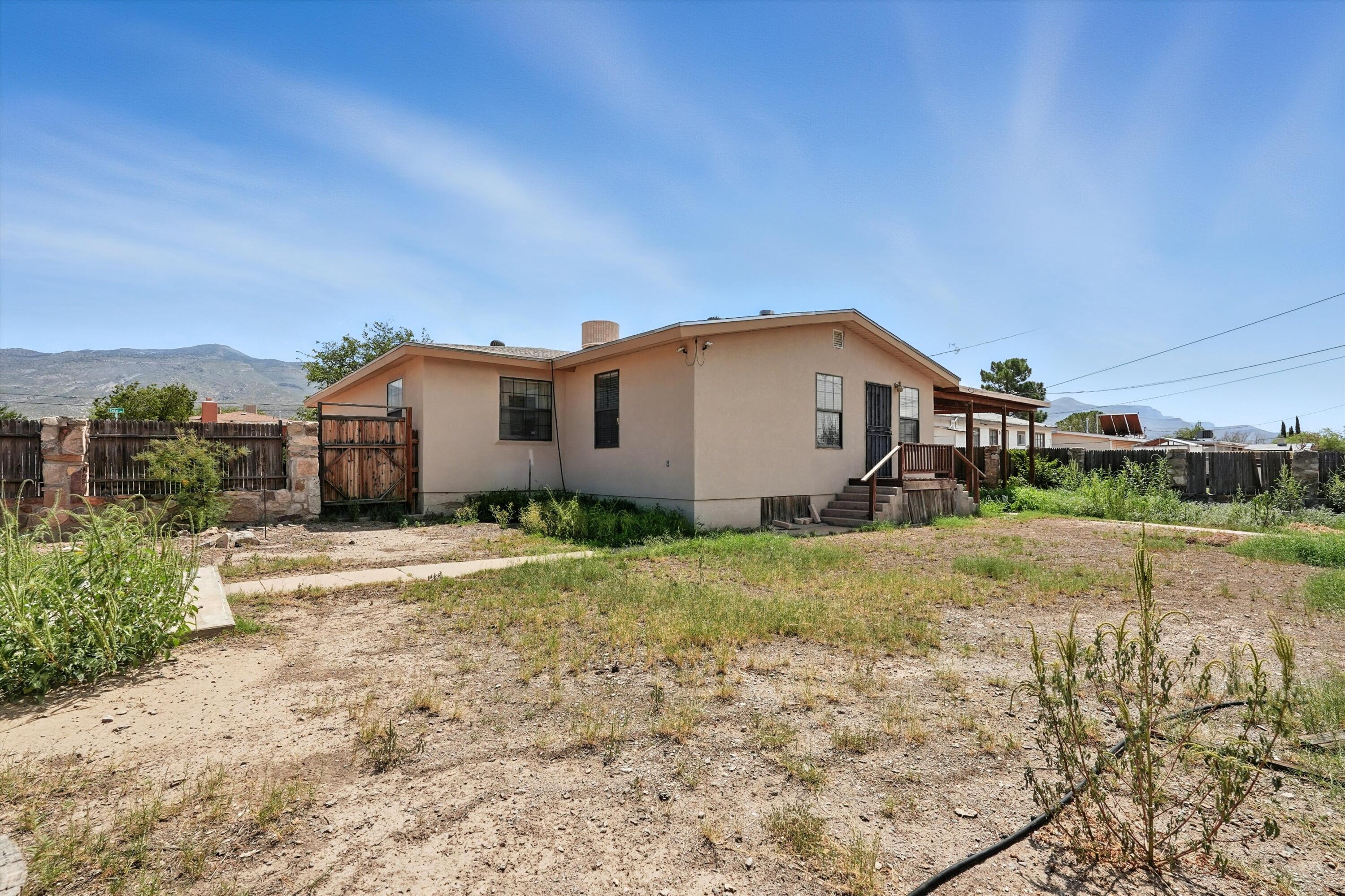 Photo 13 — 909 CEDAR Avenue