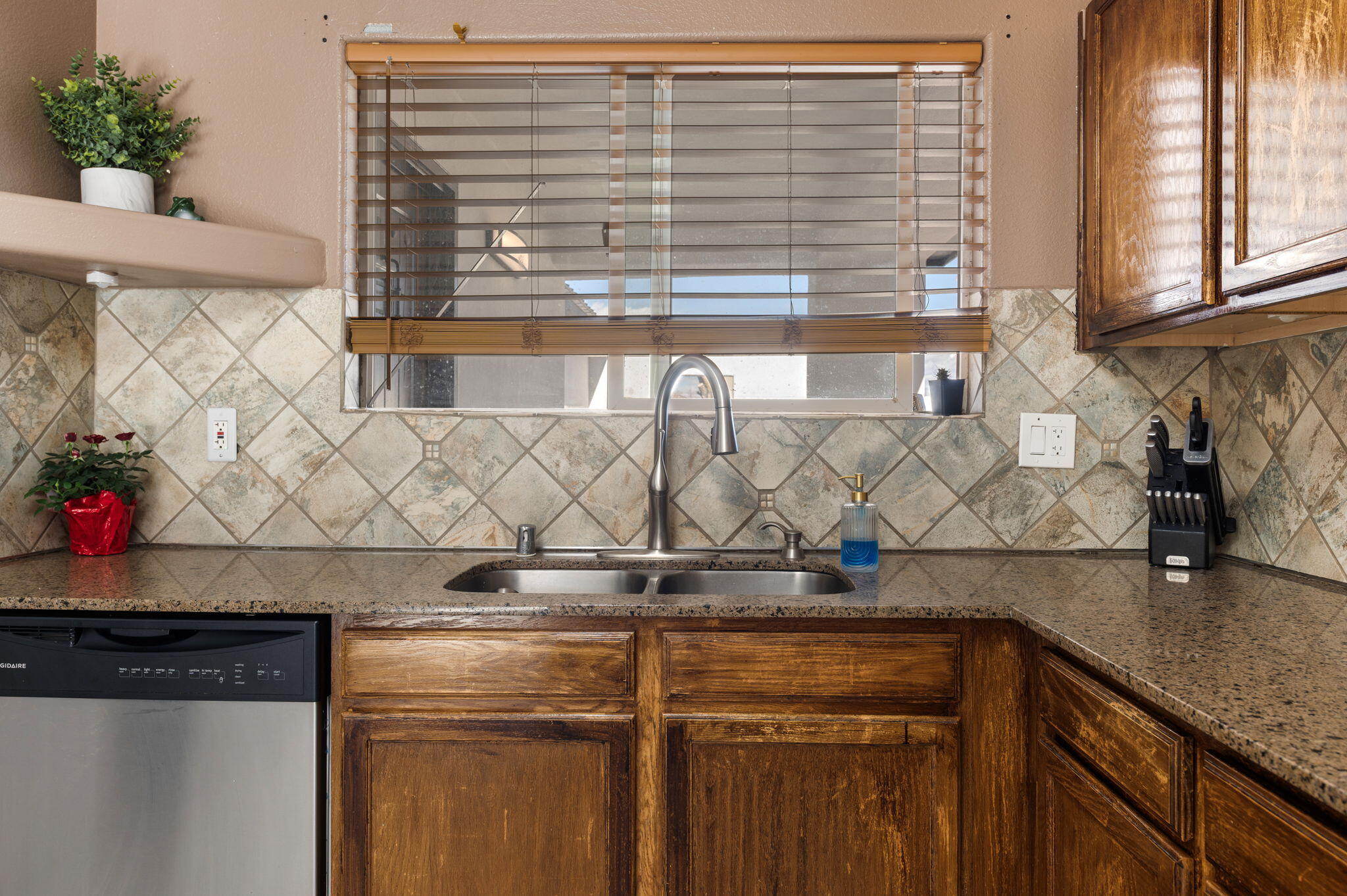Photo 18 — 8600 Casa De Luz Court NW