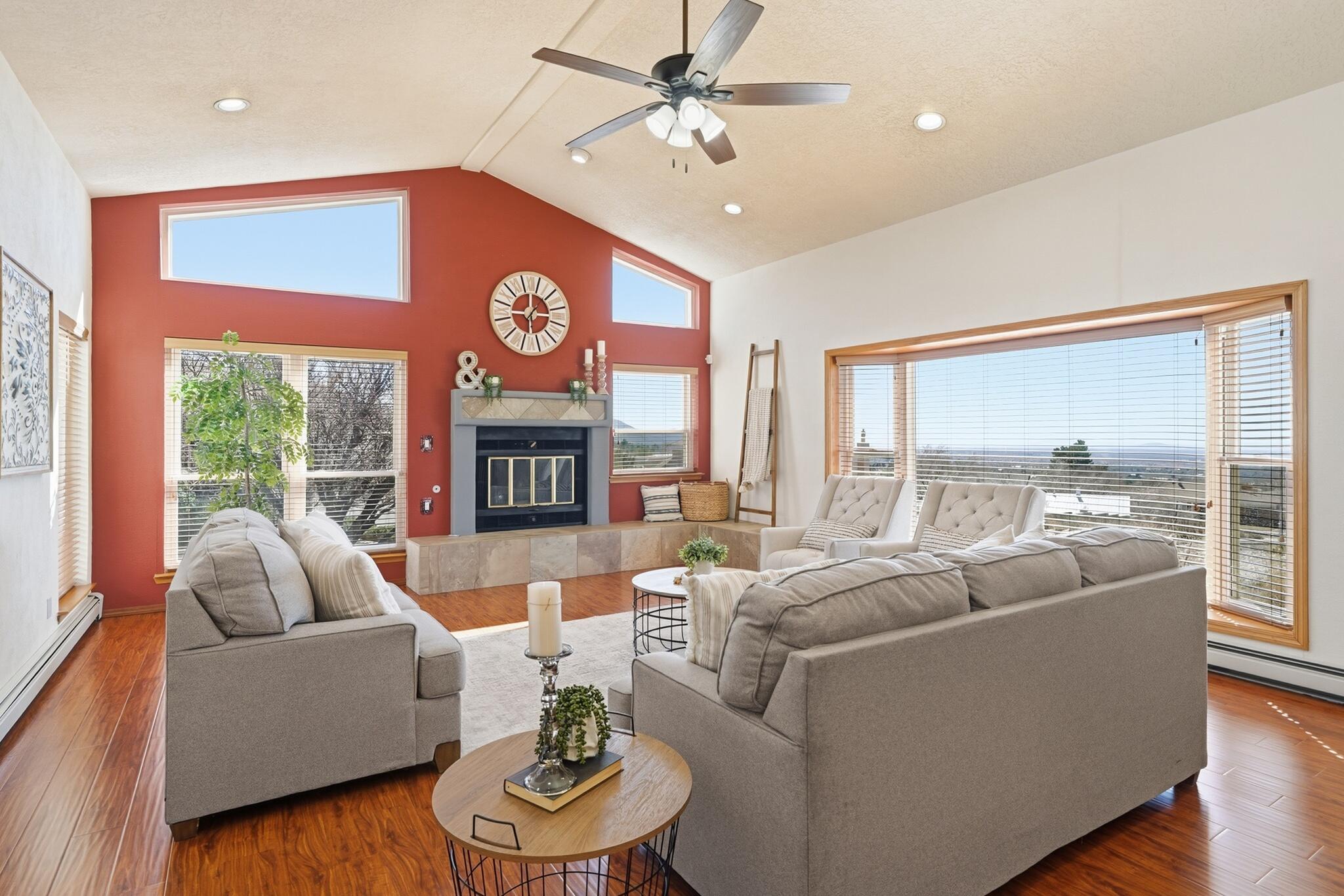 900 Piedra Larga Place NE, Albuquerque, NM 87123