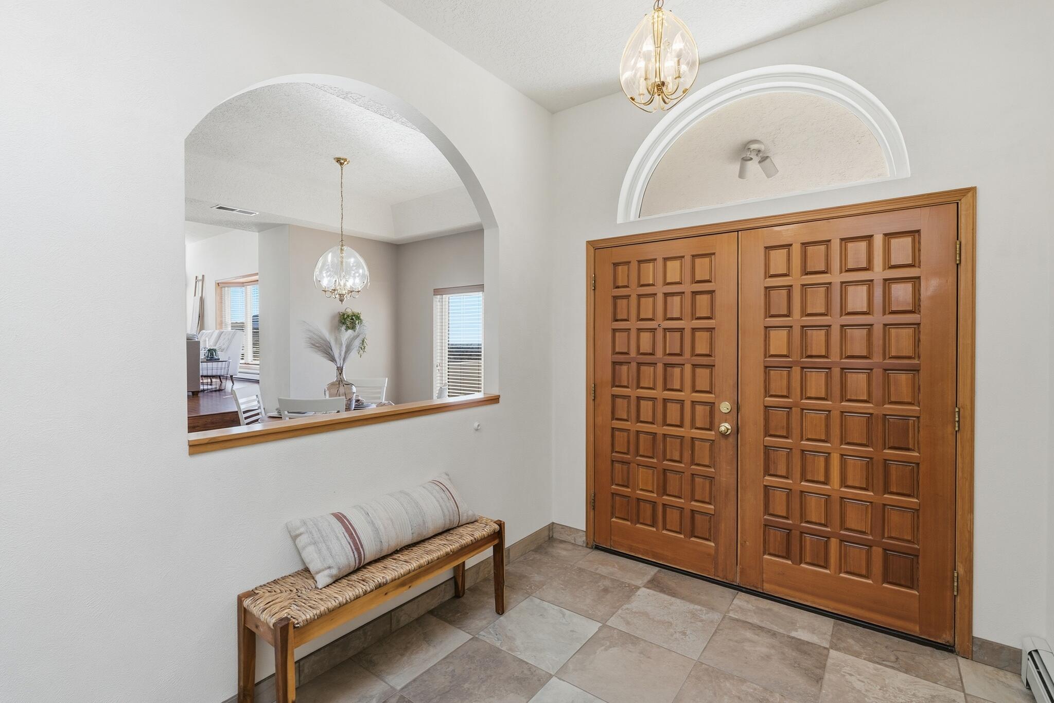 Photo 8 — 900 Piedra Larga Place NE