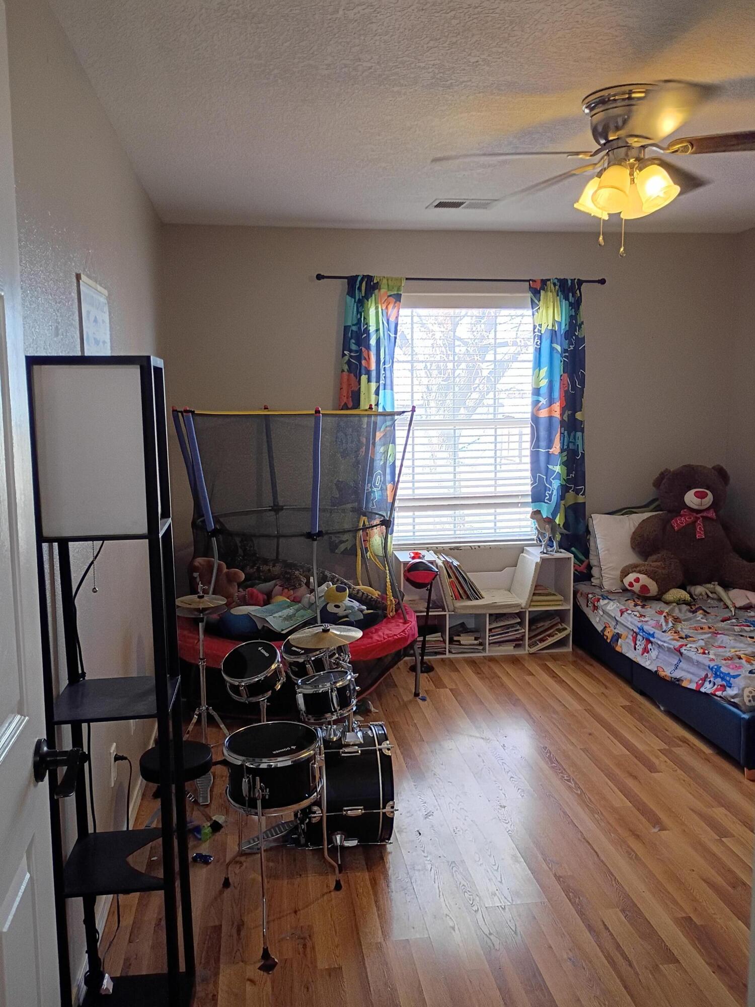 Photo 11 — 1415 Vista Hill Loop