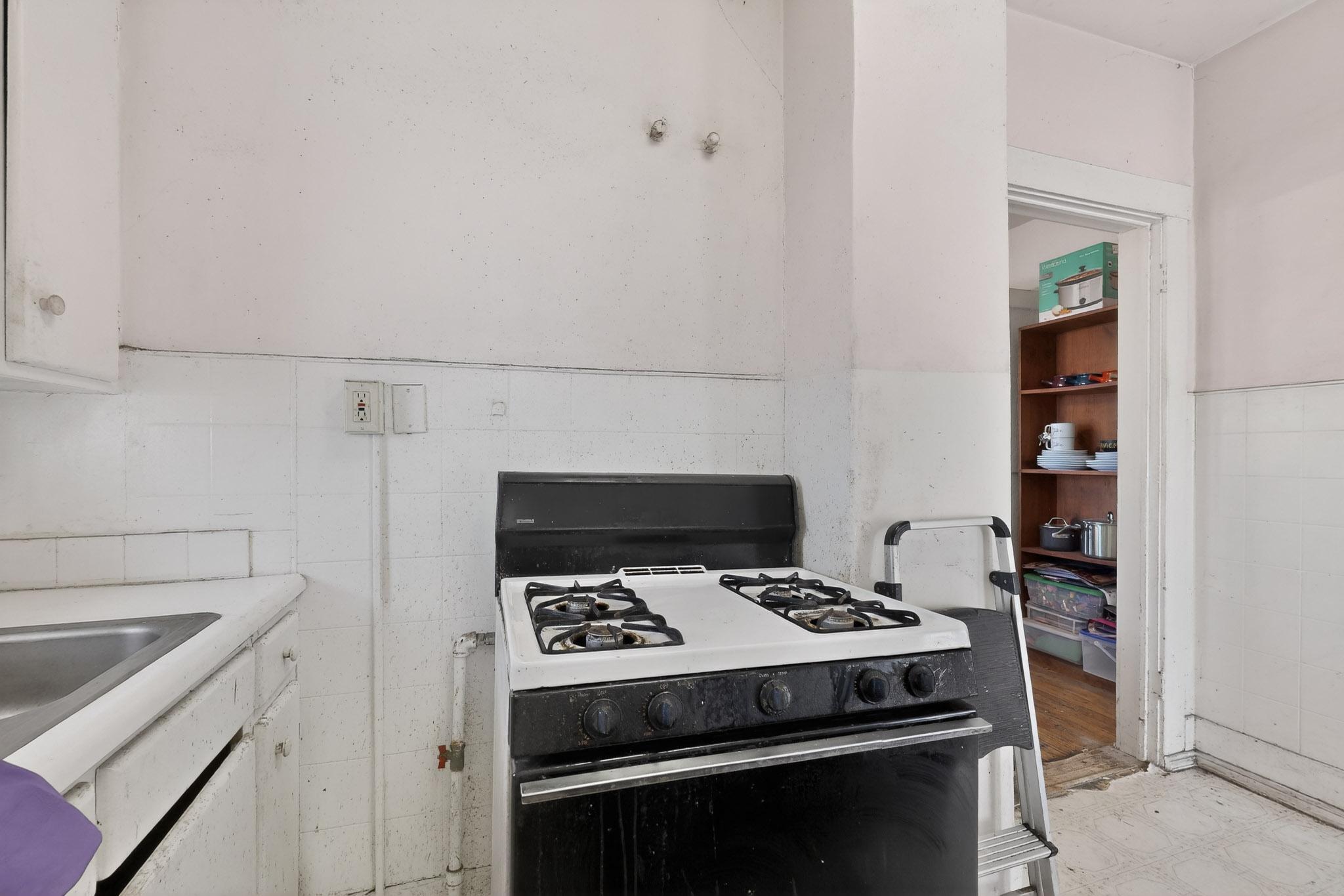 Photo 10 — 1504 6th Street NW