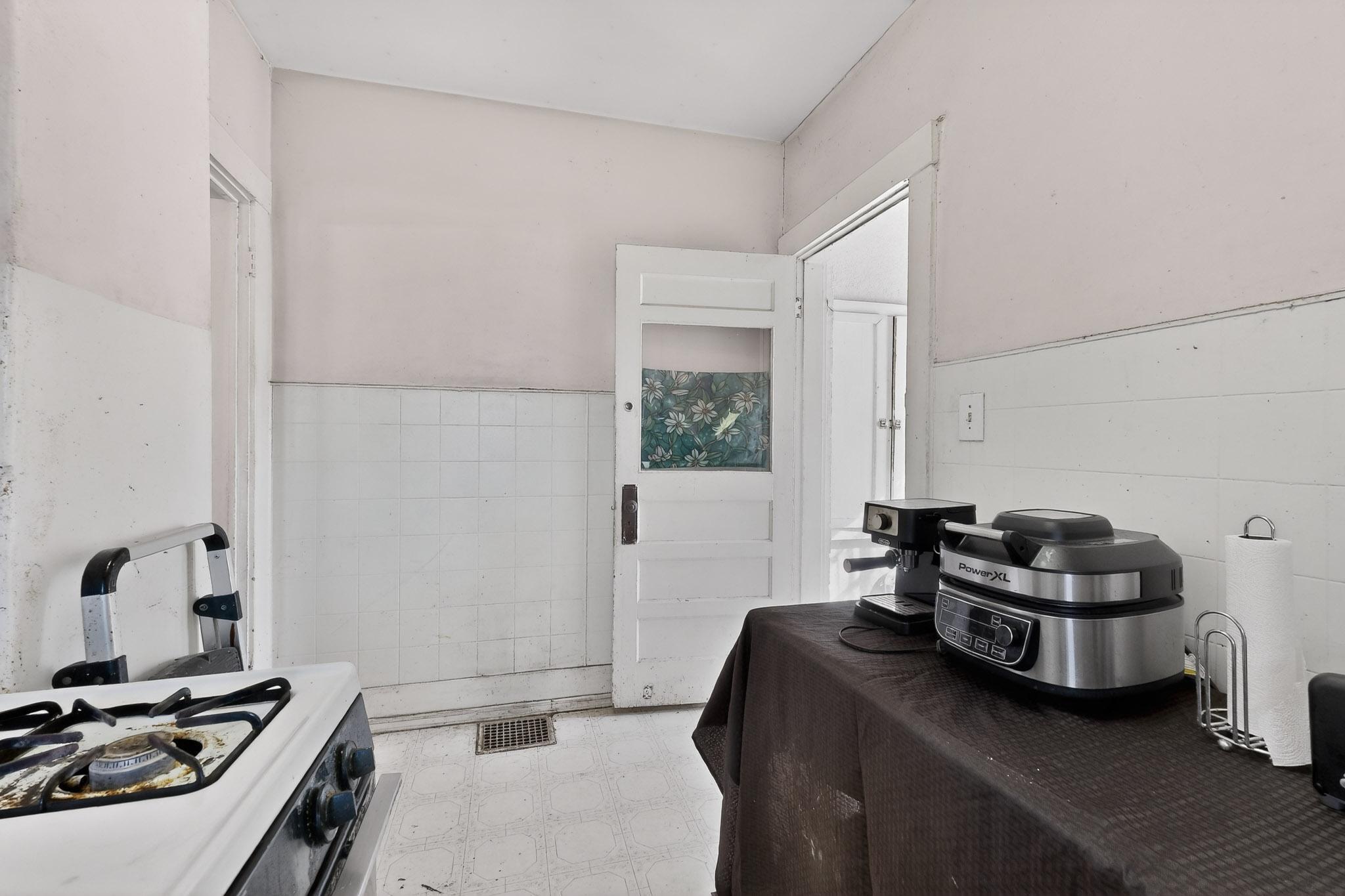 Photo 11 — 1504 6th Street NW