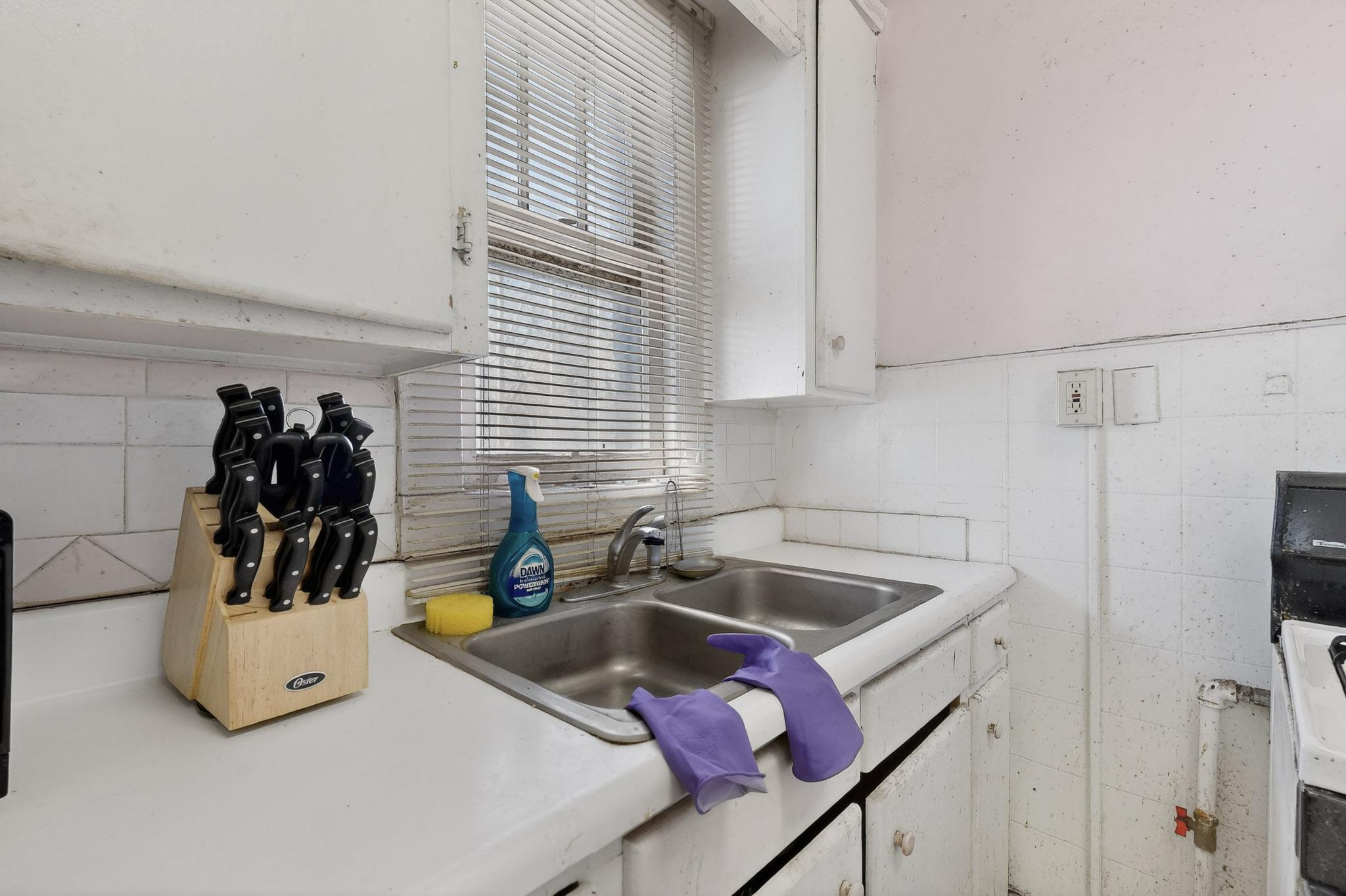 Photo 12 — 1504 6th Street NW