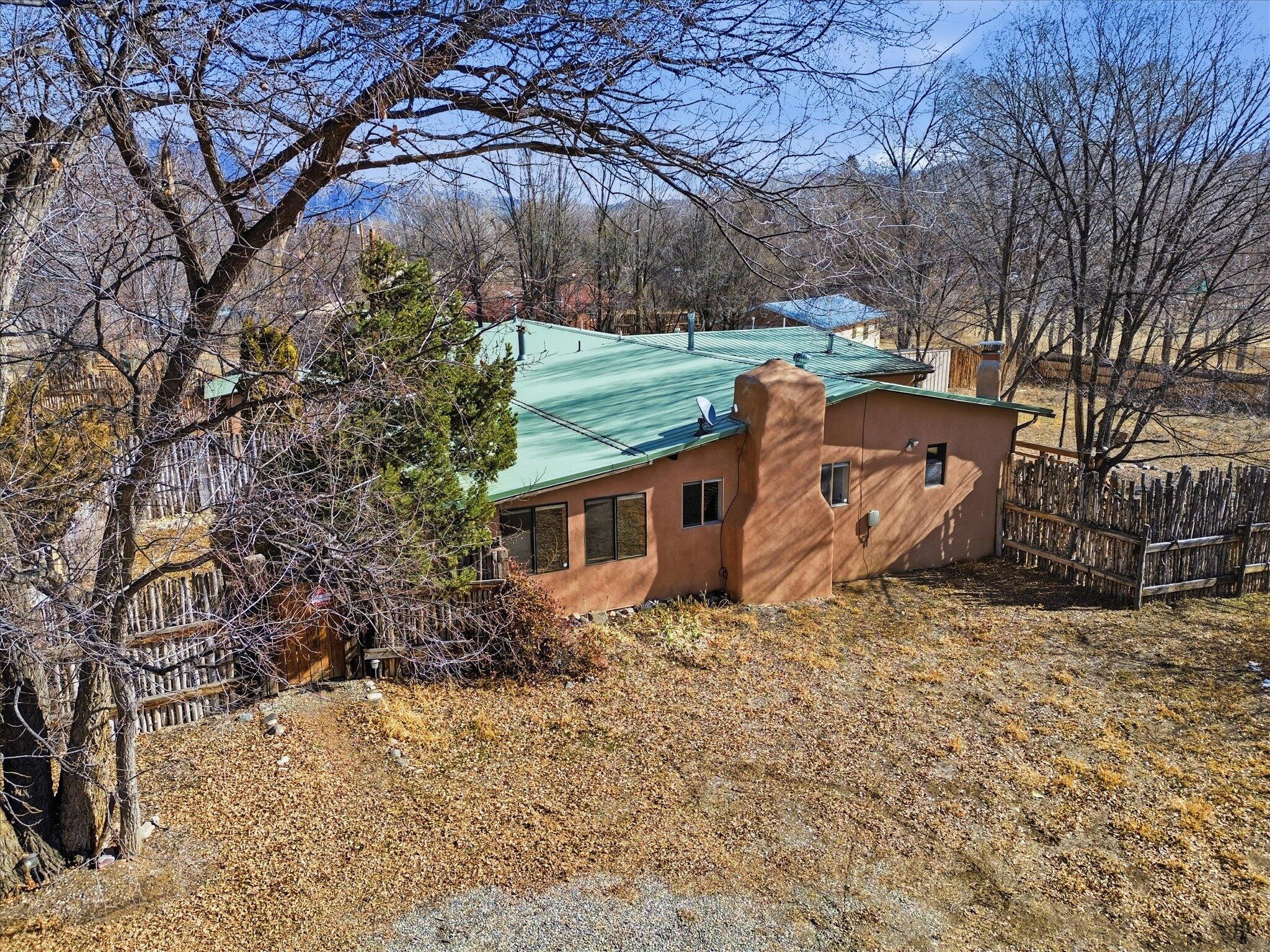 Photo 3 — 104 Guthrie Lane A & B