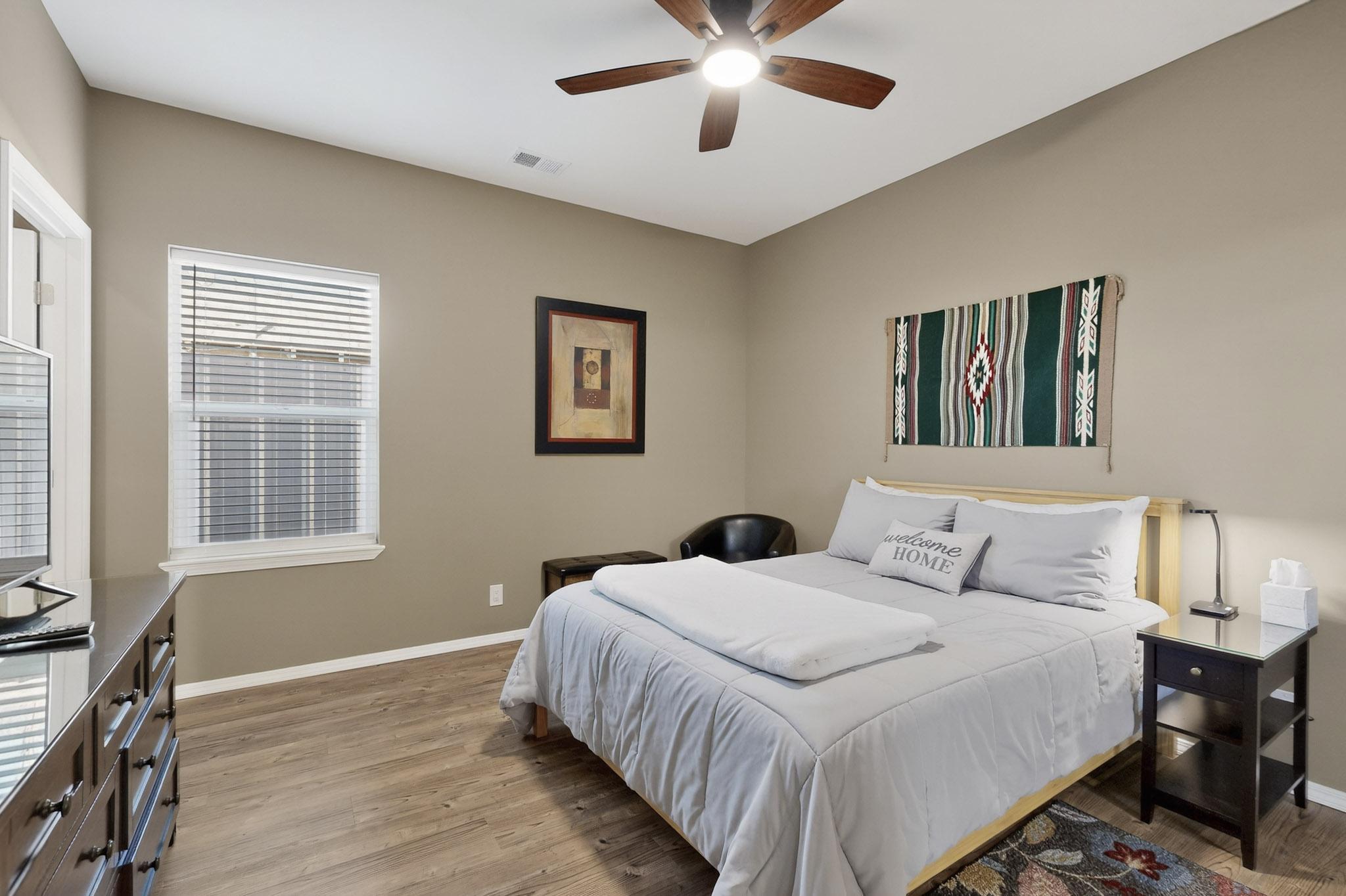 Photo 9 — 321 Columbia Drive SE