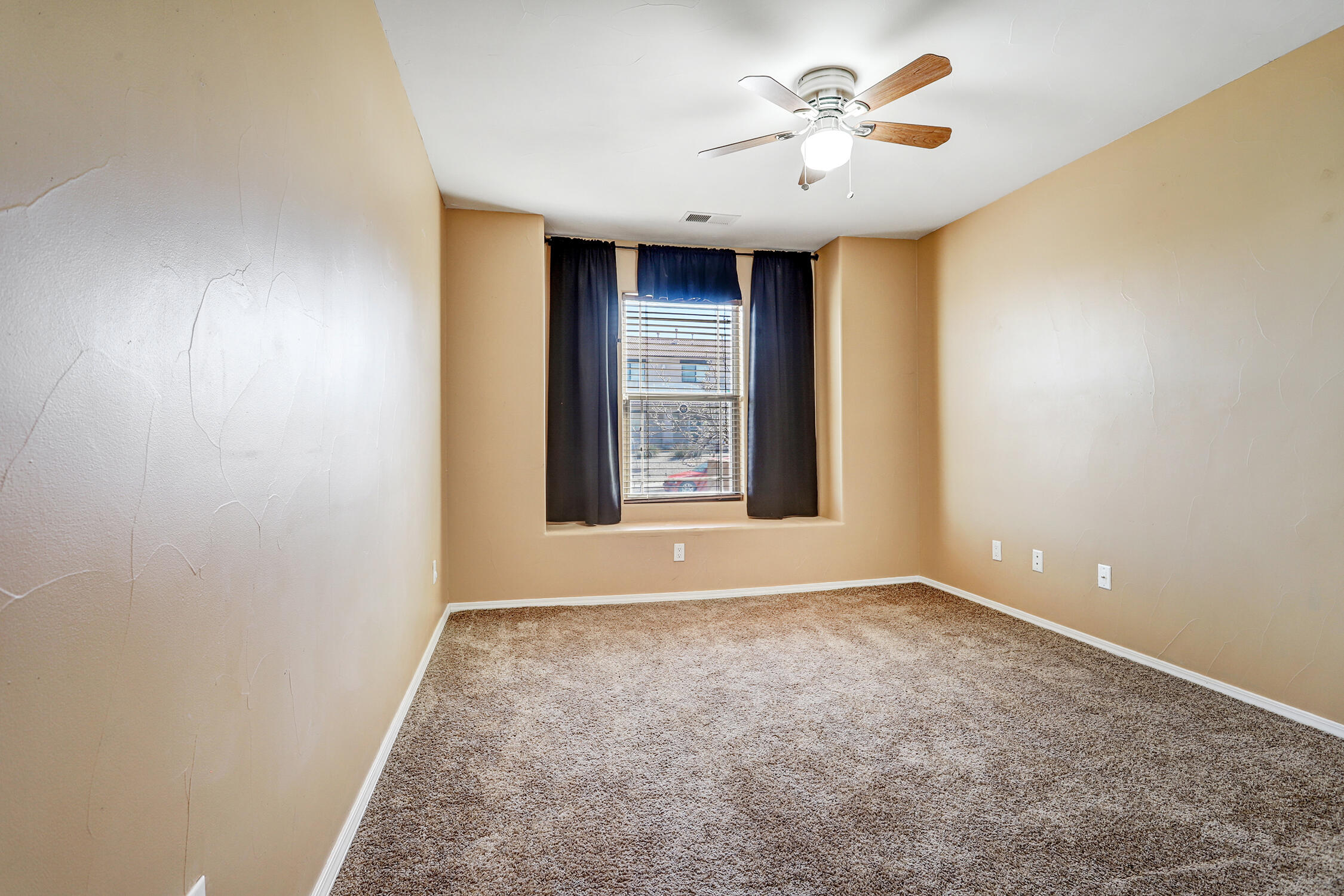 Photo 12 — 861 Loma Pinon Loop NE