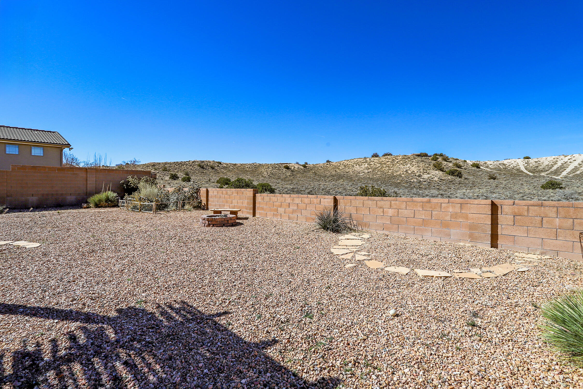 Photo 6 — 861 Loma Pinon Loop NE