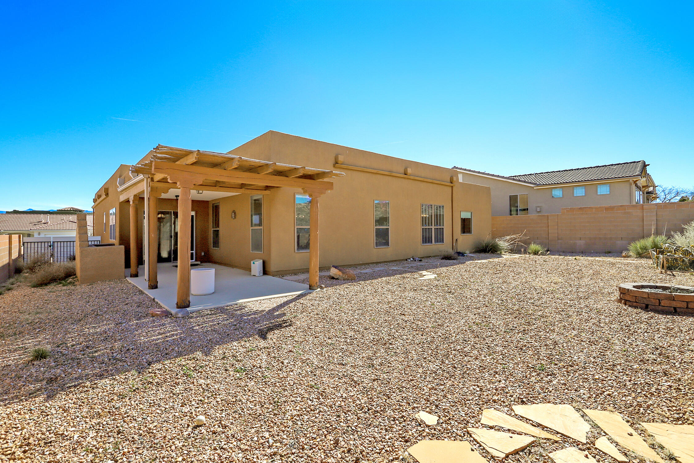 Photo 3 — 861 Loma Pinon Loop NE