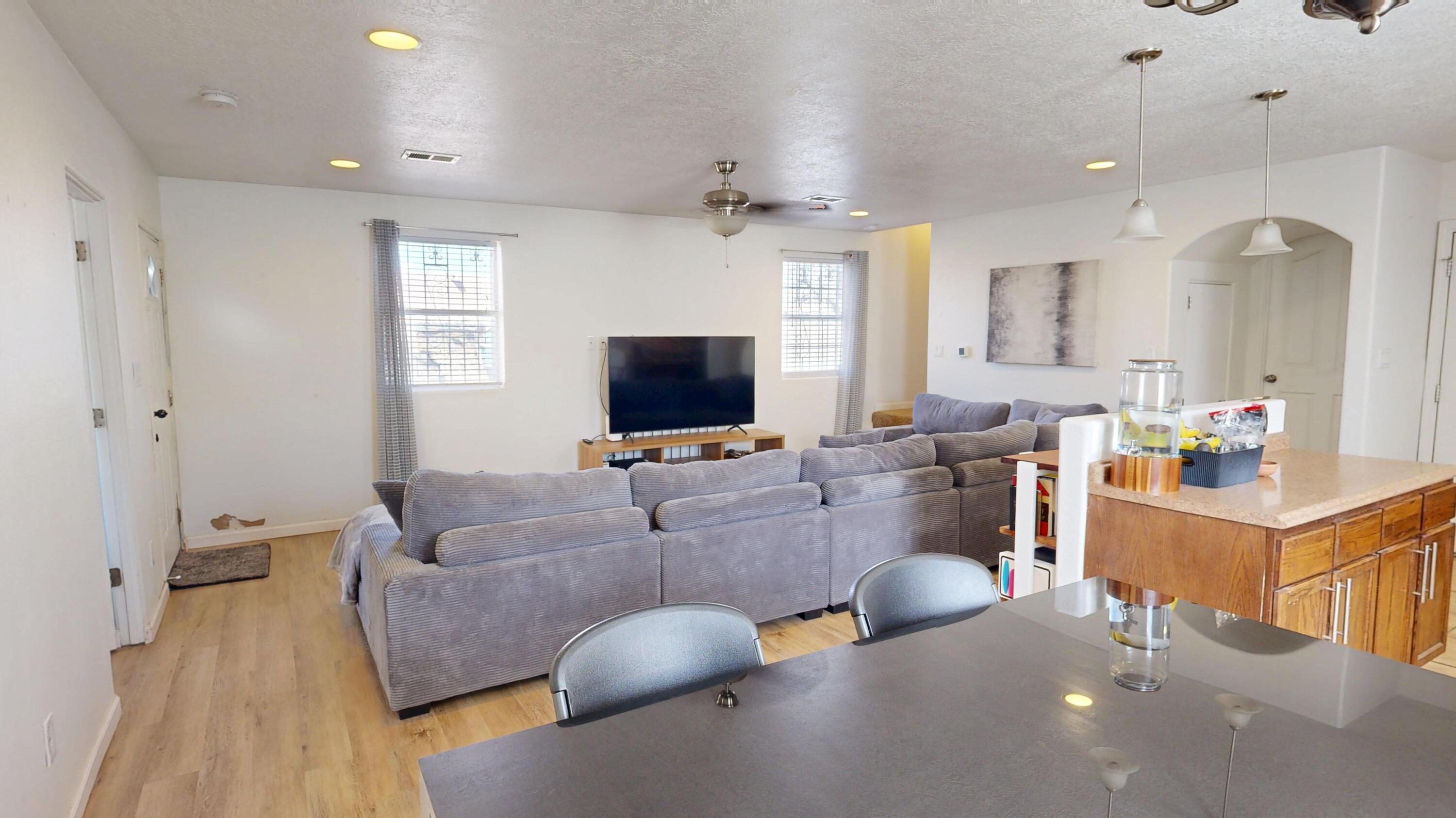 Photo 12 — 1808 William Street SE